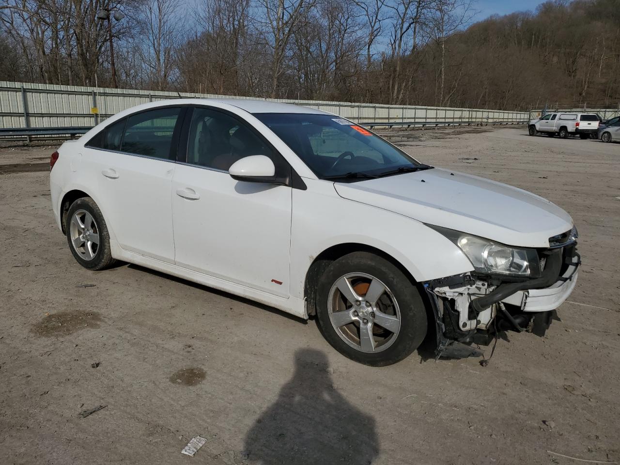 Photo 3 VIN: 1G1PC5SB7E7463021 - CHEVROLET CRUZE 