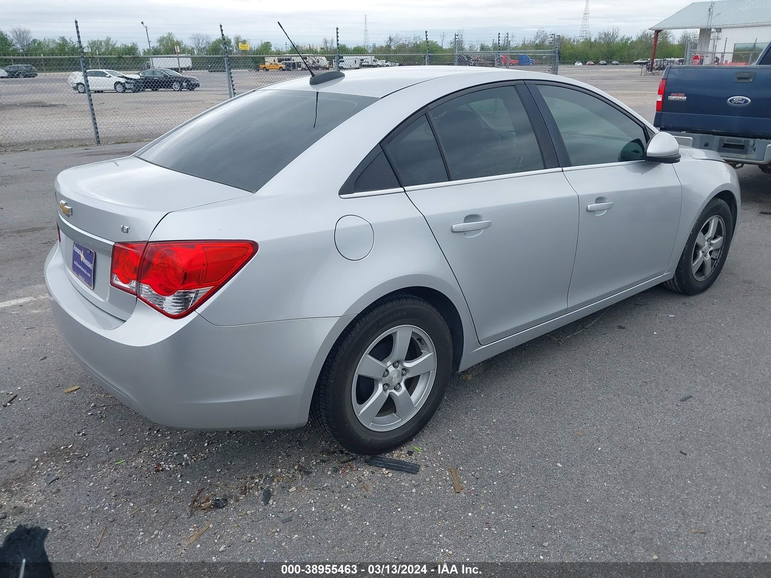 Photo 3 VIN: 1G1PC5SB7F7257781 - CHEVROLET CRUZE 