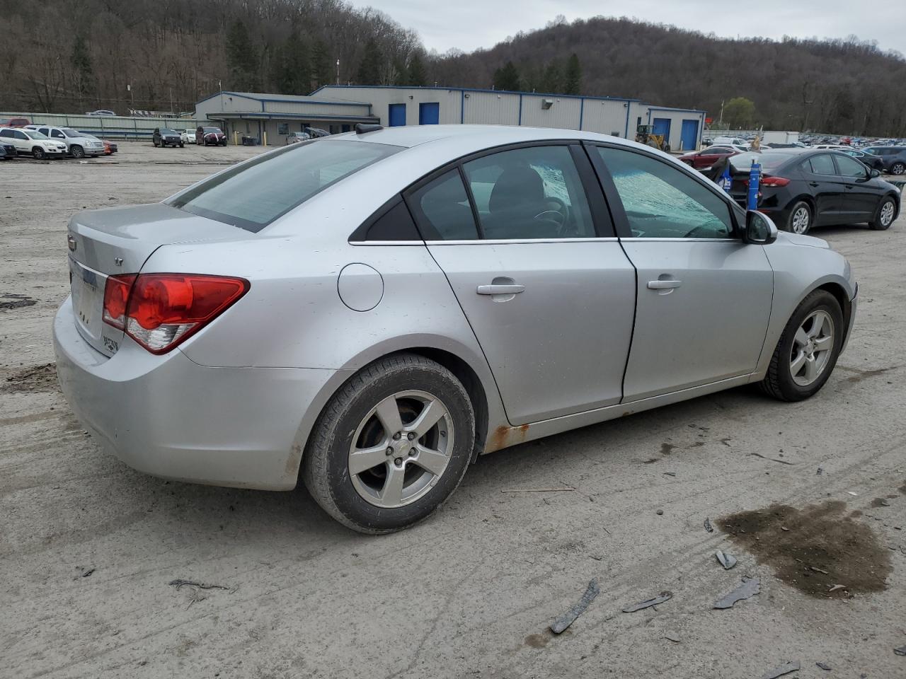 Photo 2 VIN: 1G1PC5SB8E7261157 - CHEVROLET CRUZE 