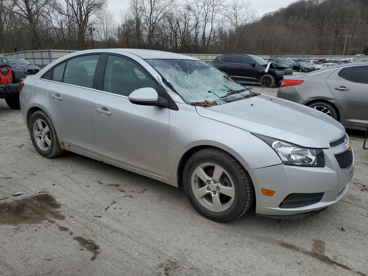 Photo 3 VIN: 1G1PC5SB8E7261157 - CHEVROLET CRUZE 