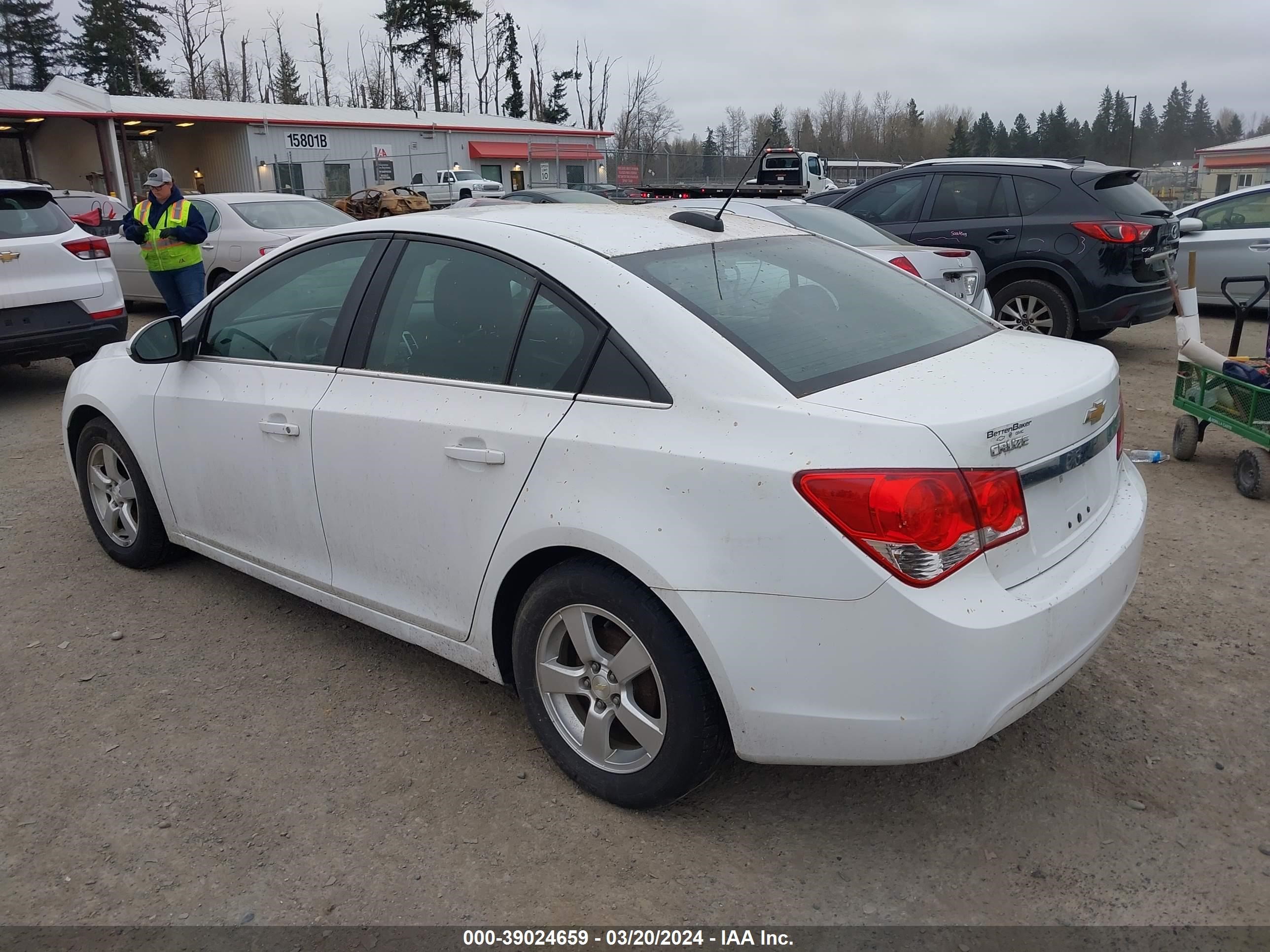 Photo 2 VIN: 1G1PC5SB8F7300542 - CHEVROLET CRUZE 