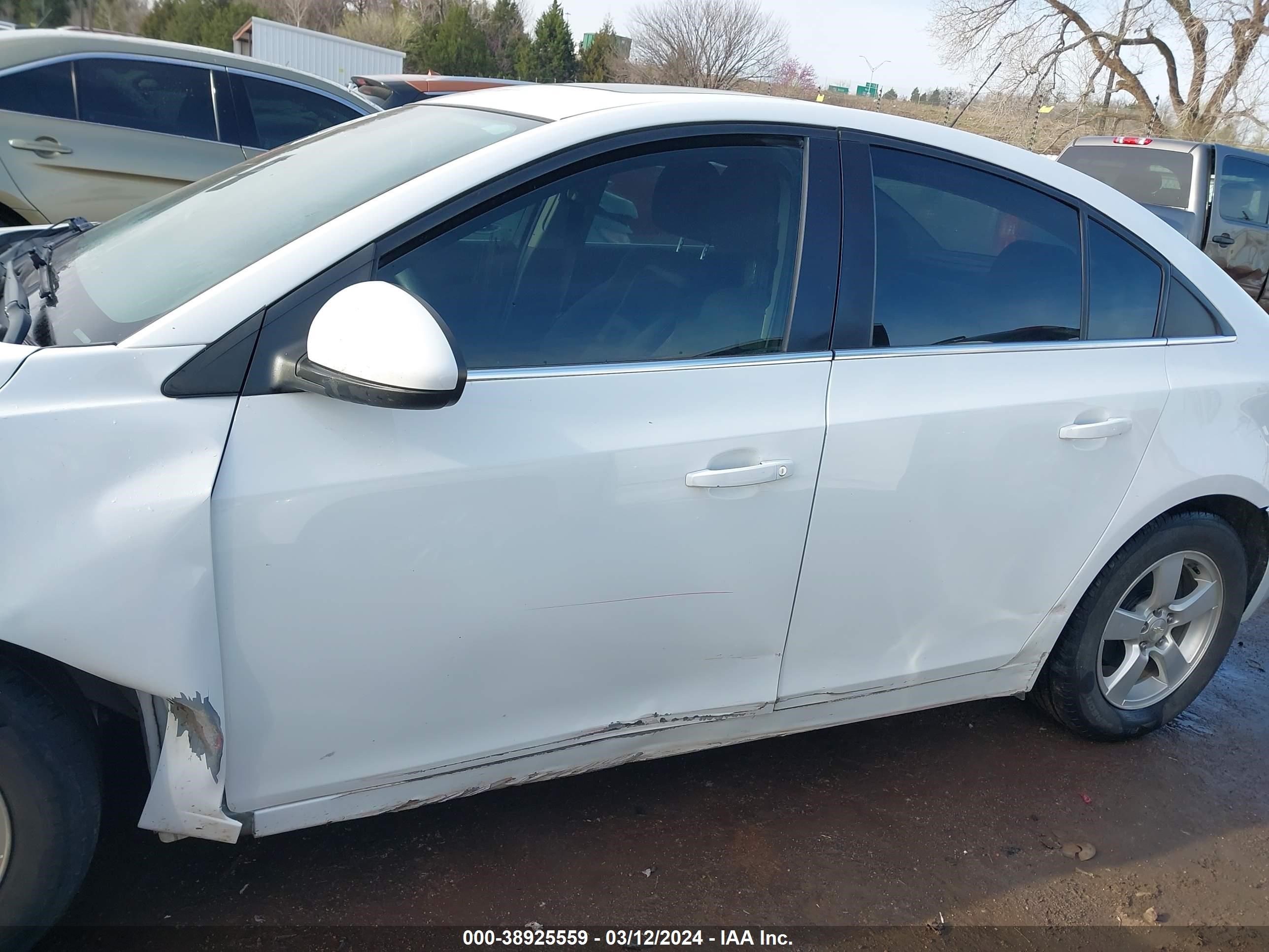 Photo 13 VIN: 1G1PC5SB9F7105890 - CHEVROLET CRUZE 