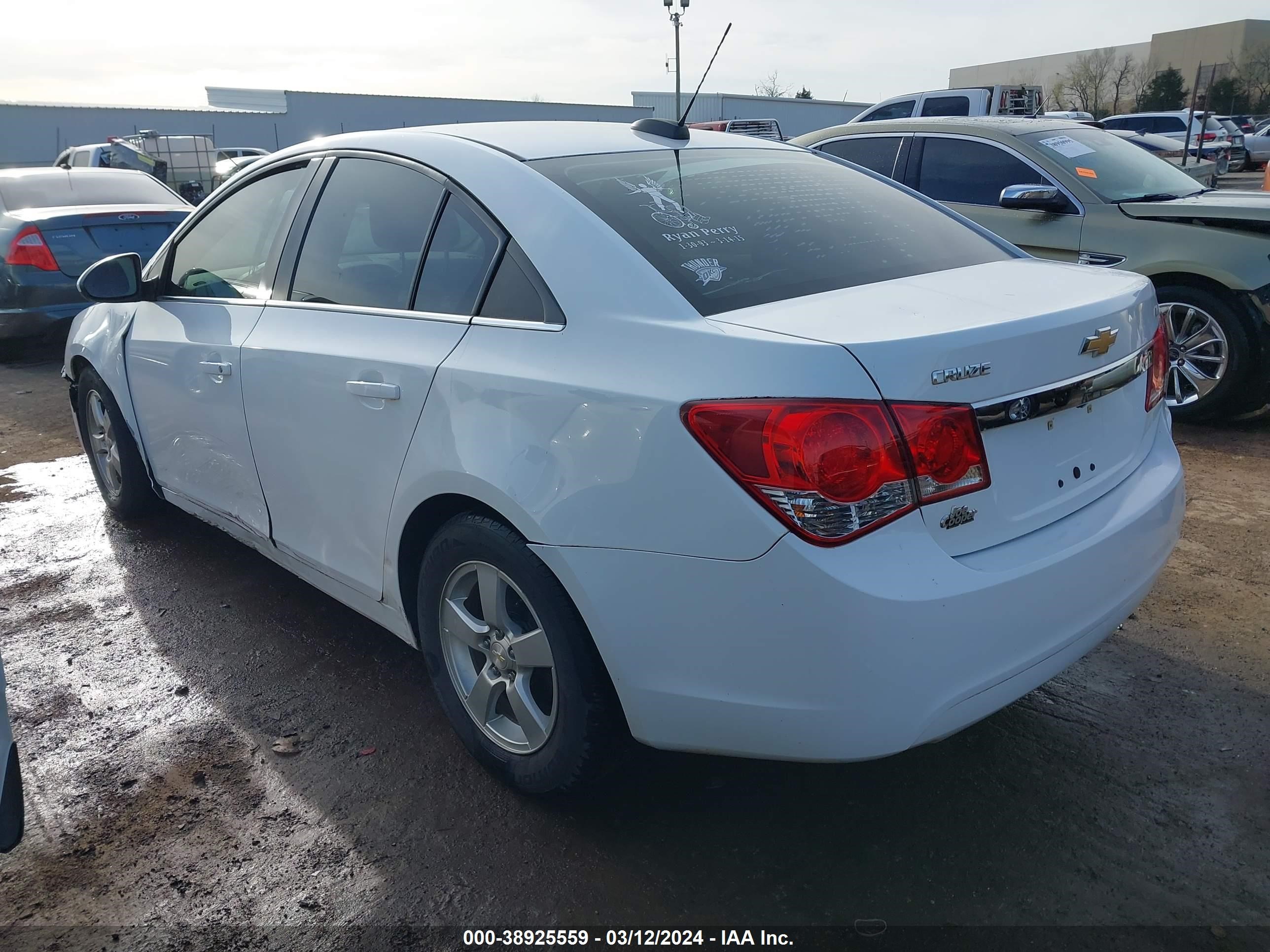 Photo 2 VIN: 1G1PC5SB9F7105890 - CHEVROLET CRUZE 