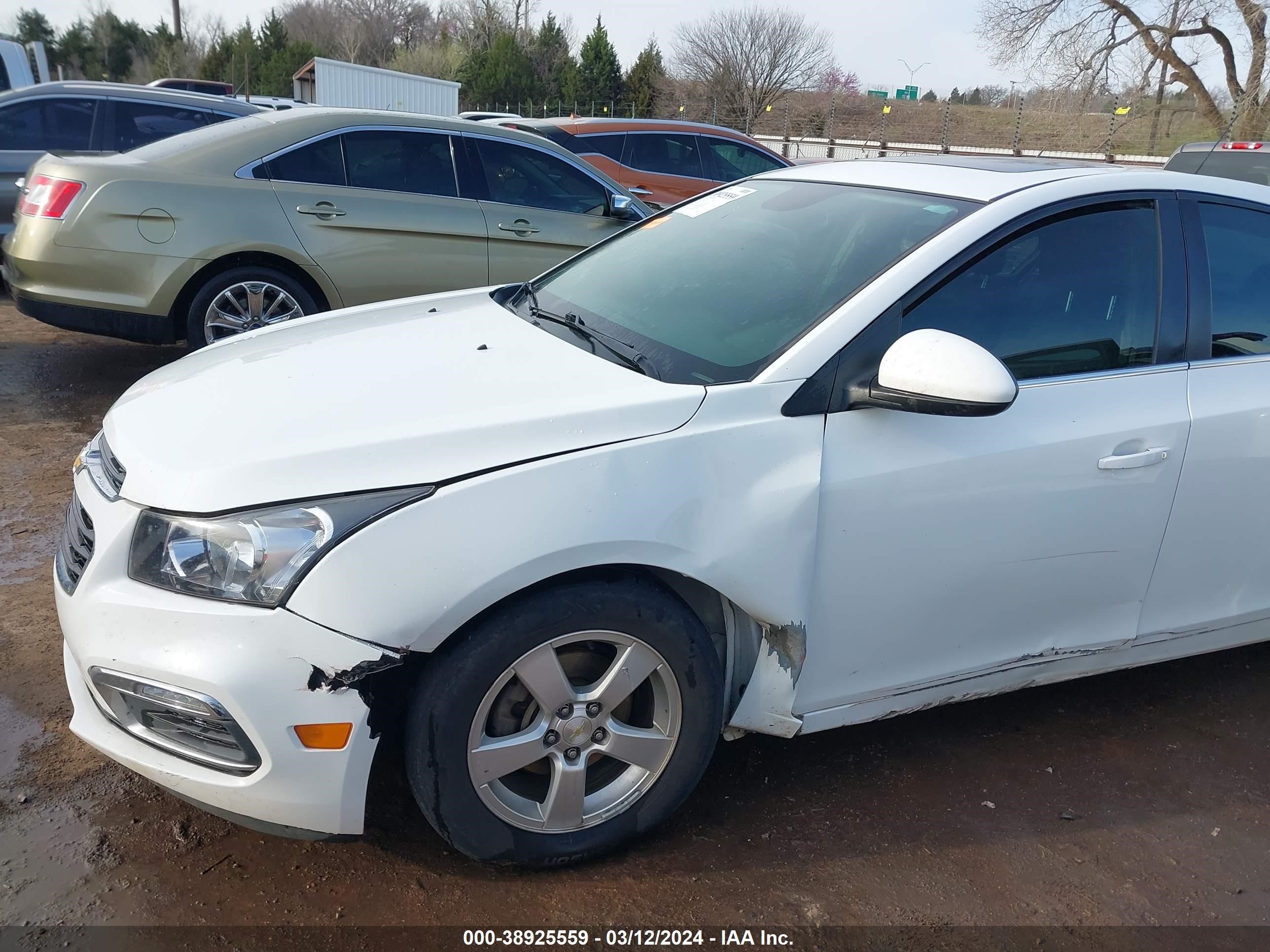 Photo 5 VIN: 1G1PC5SB9F7105890 - CHEVROLET CRUZE 