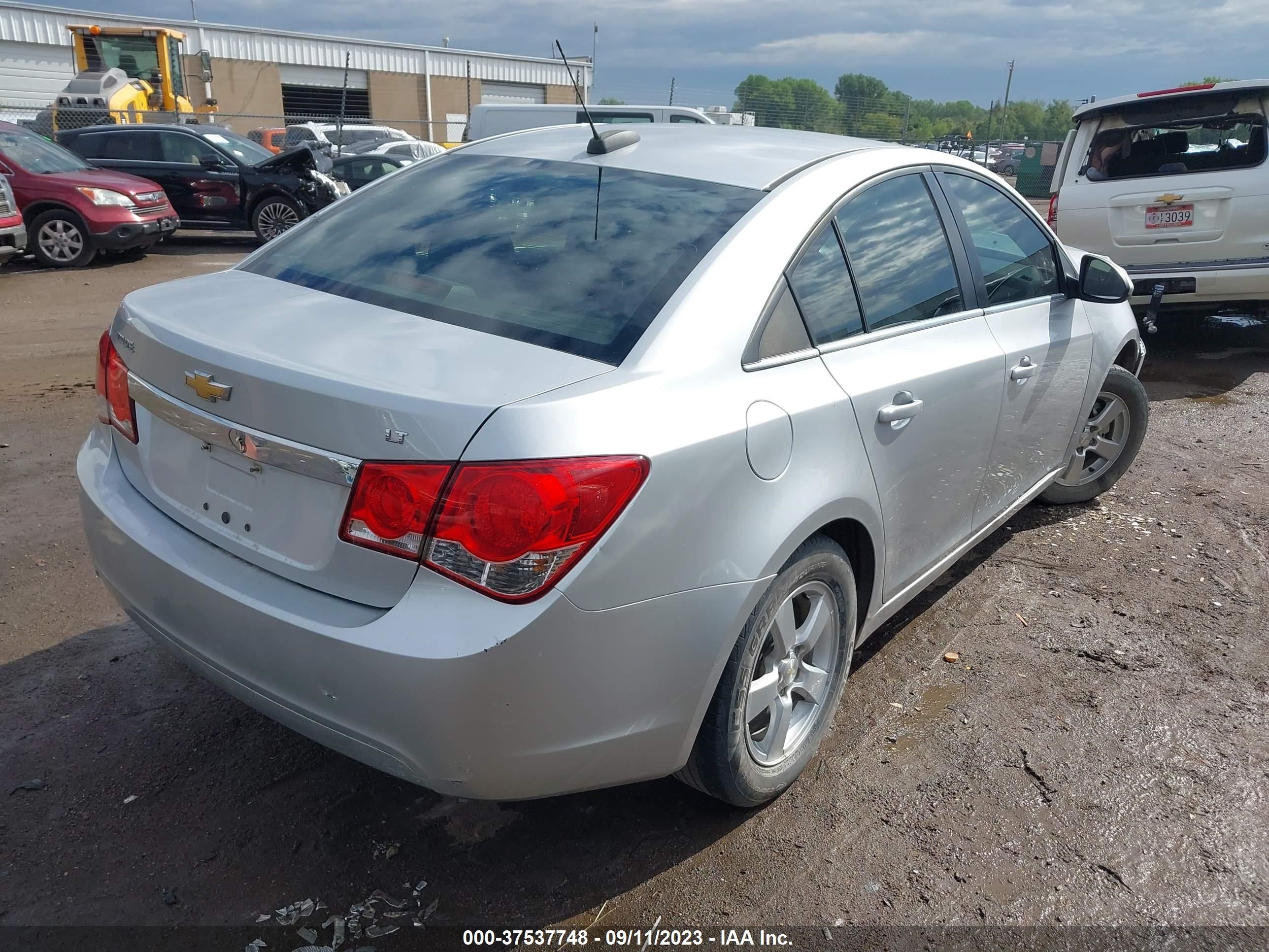 Photo 3 VIN: 1G1PC5SB9F7113617 - CHEVROLET CRUZE 