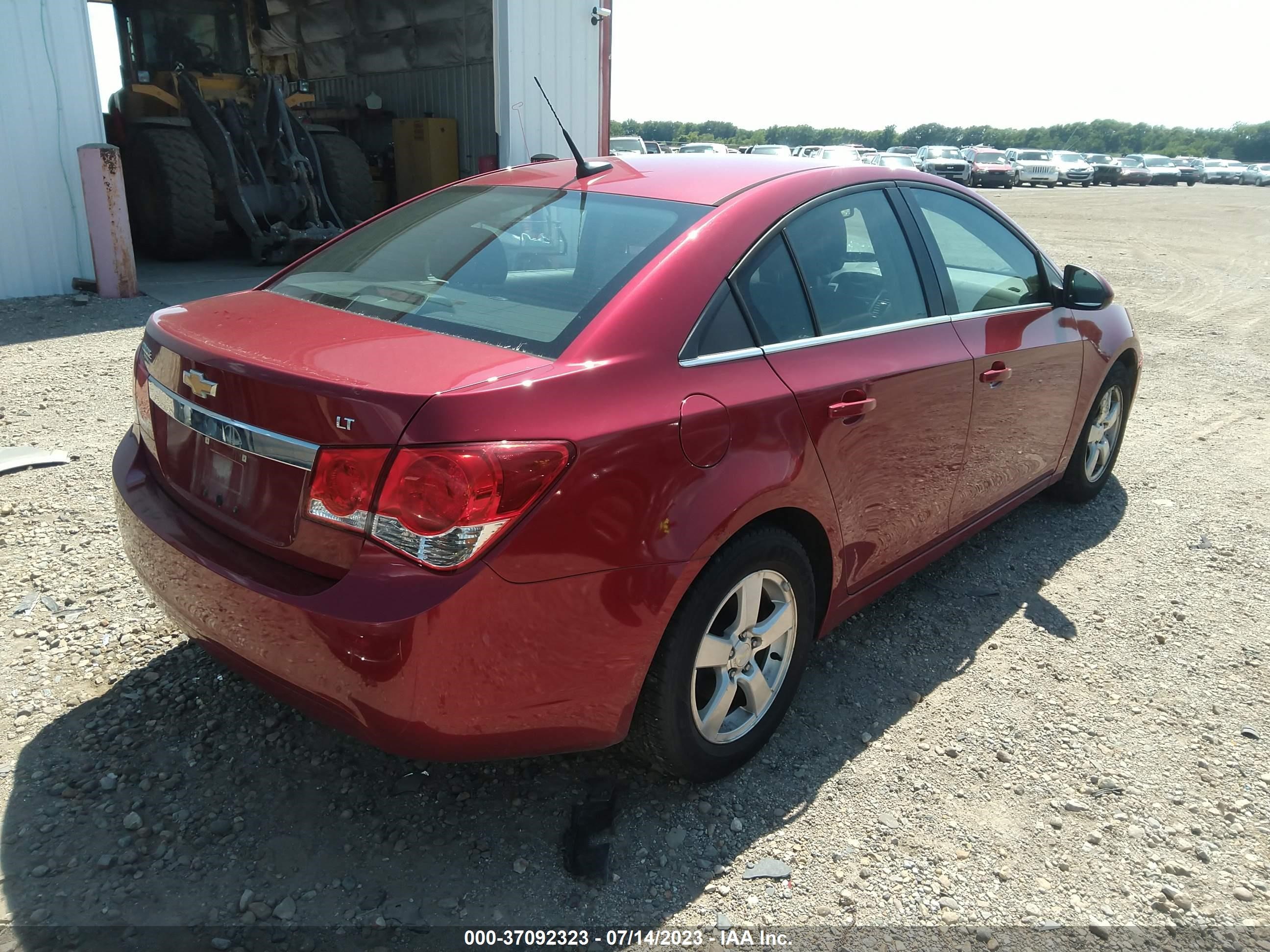 Photo 3 VIN: 1G1PC5SBXD7318229 - CHEVROLET CRUZE 