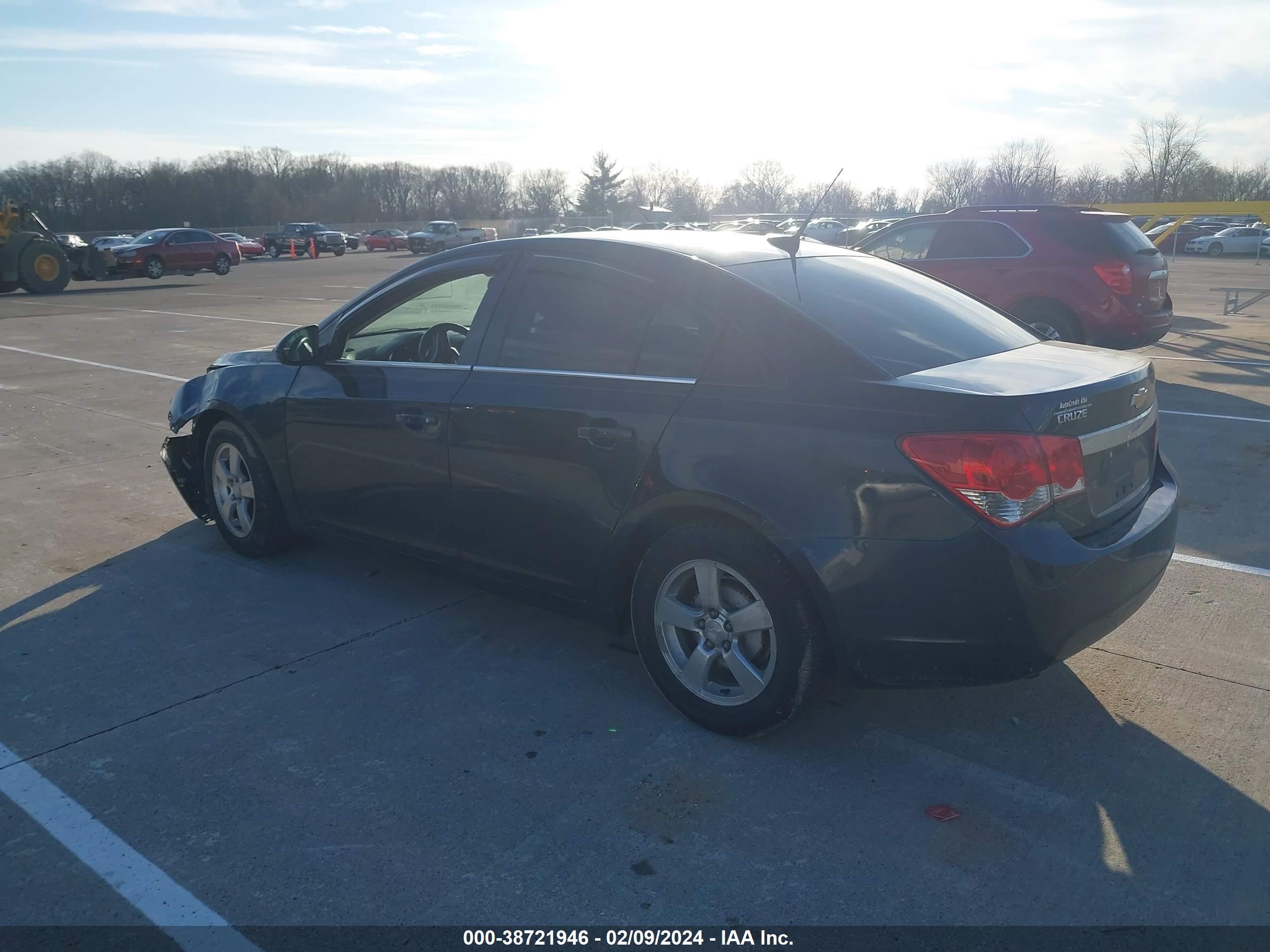 Photo 2 VIN: 1G1PC5SBXE7351619 - CHEVROLET CRUZE 