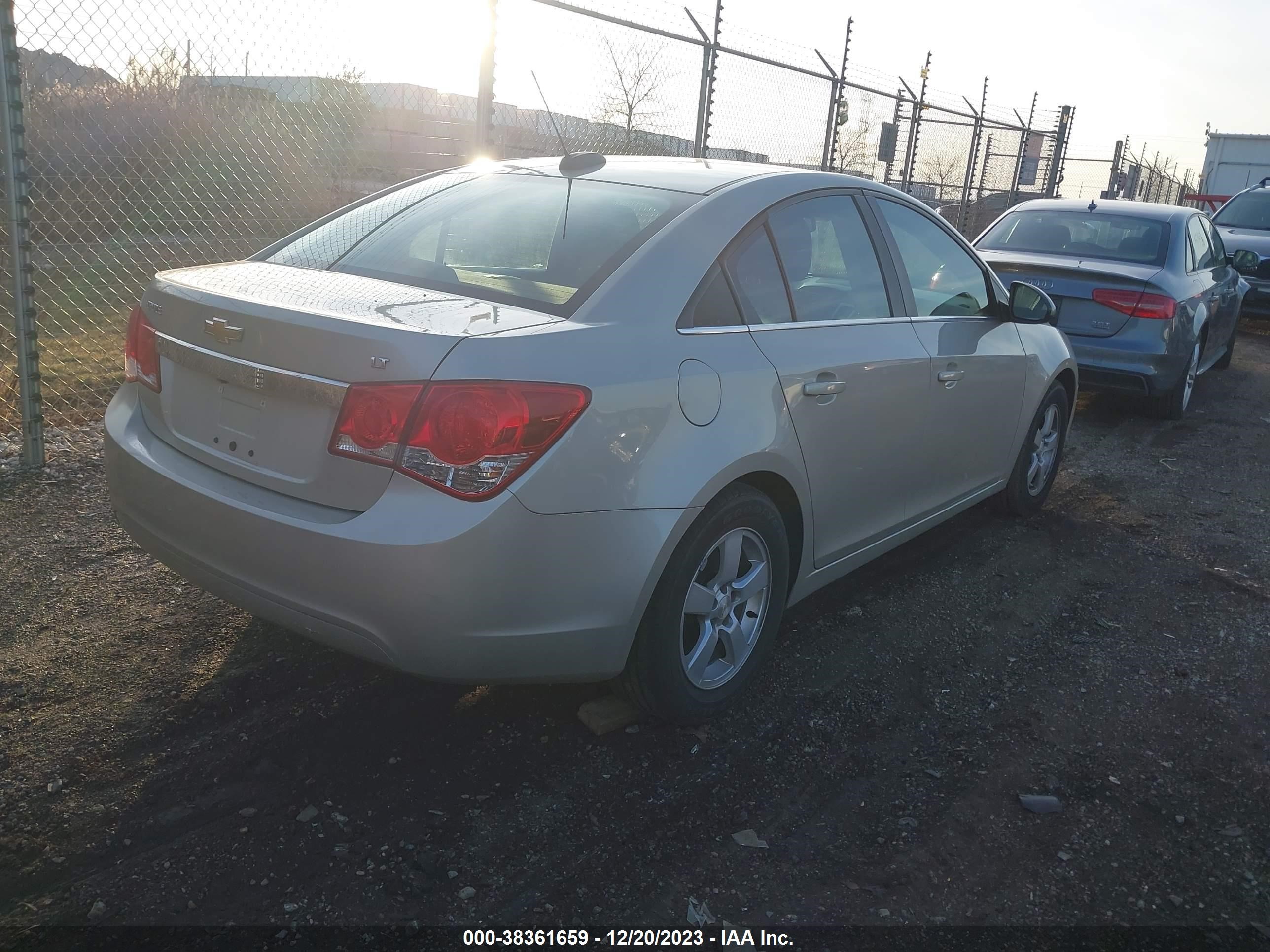 Photo 3 VIN: 1G1PC5SBXF7107826 - CHEVROLET CRUZE 