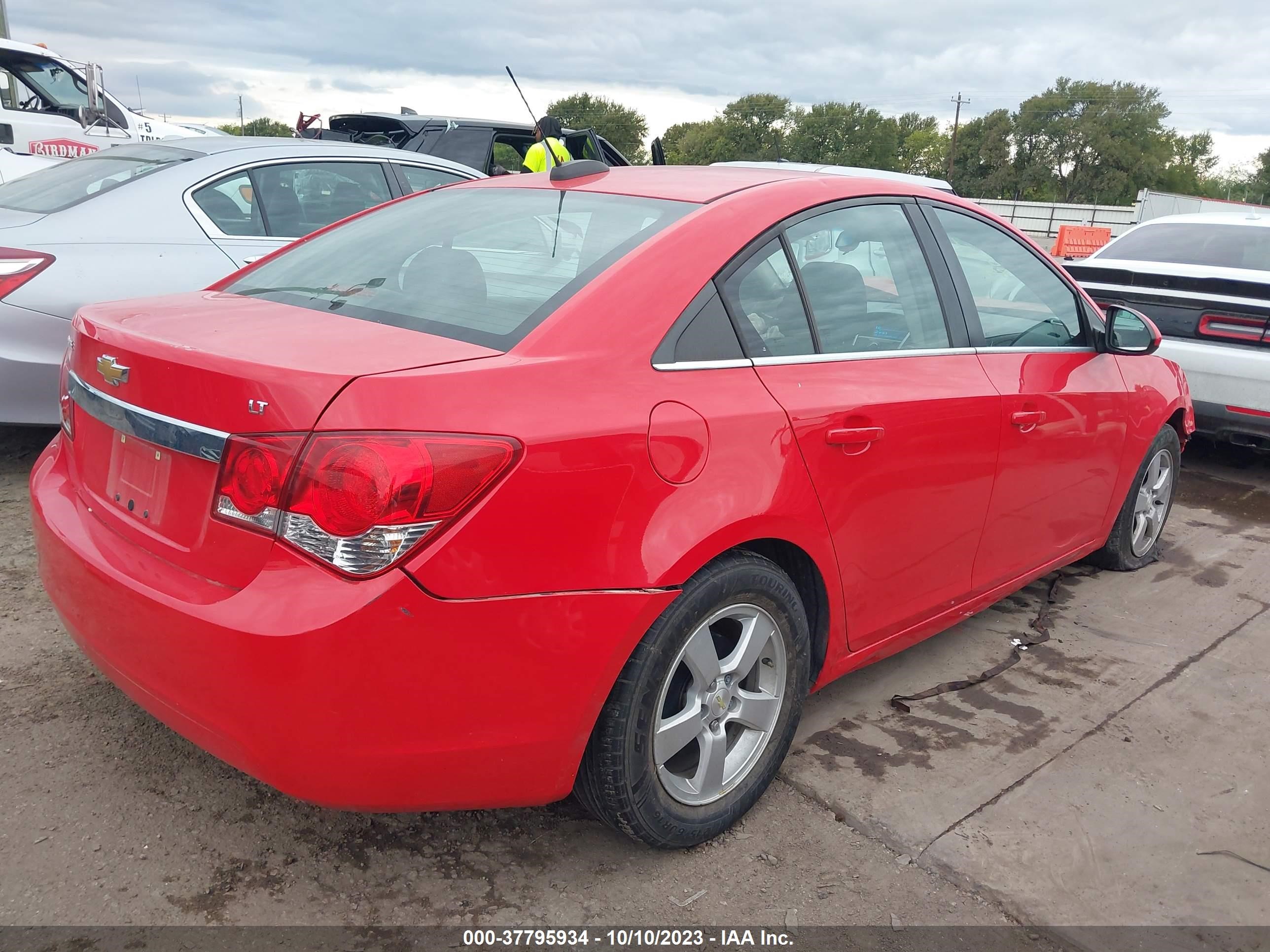 Photo 3 VIN: 1G1PC5SBXF7113884 - CHEVROLET CRUZE 