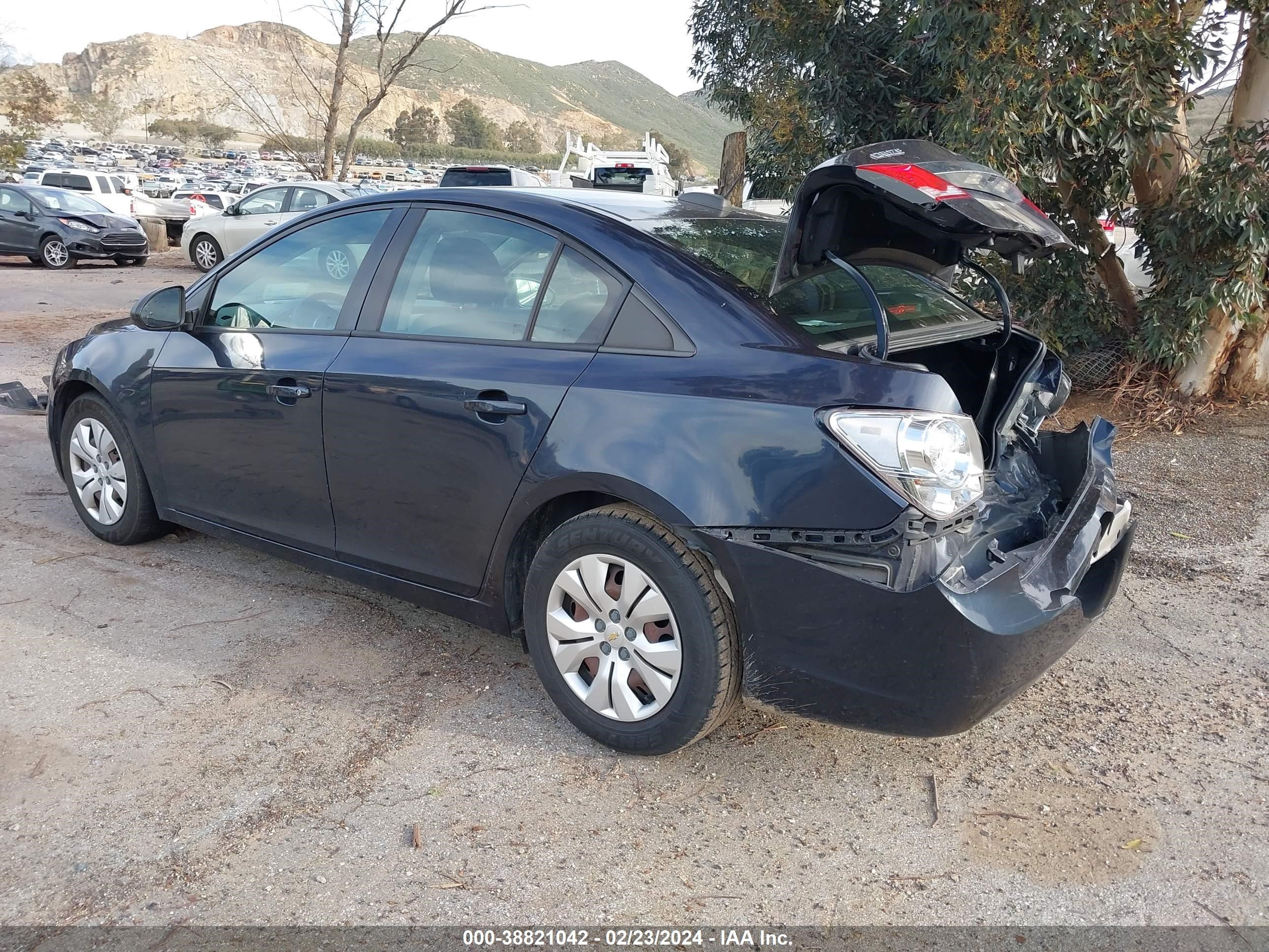 Photo 2 VIN: 1G1PC5SG6G7176588 - CHEVROLET CRUZE 