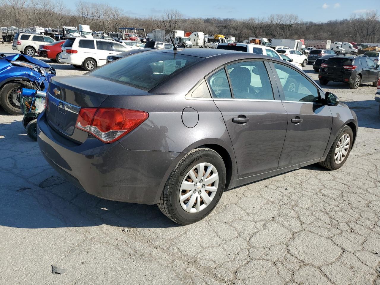 Photo 2 VIN: 1G1PC5SH0B7113049 - CHEVROLET CRUZE 