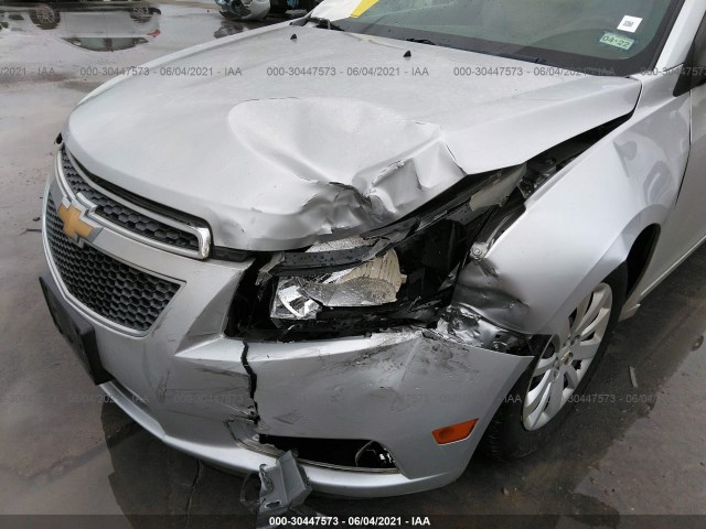 Photo 5 VIN: 1G1PC5SH2B7114316 - CHEVROLET CRUZE 