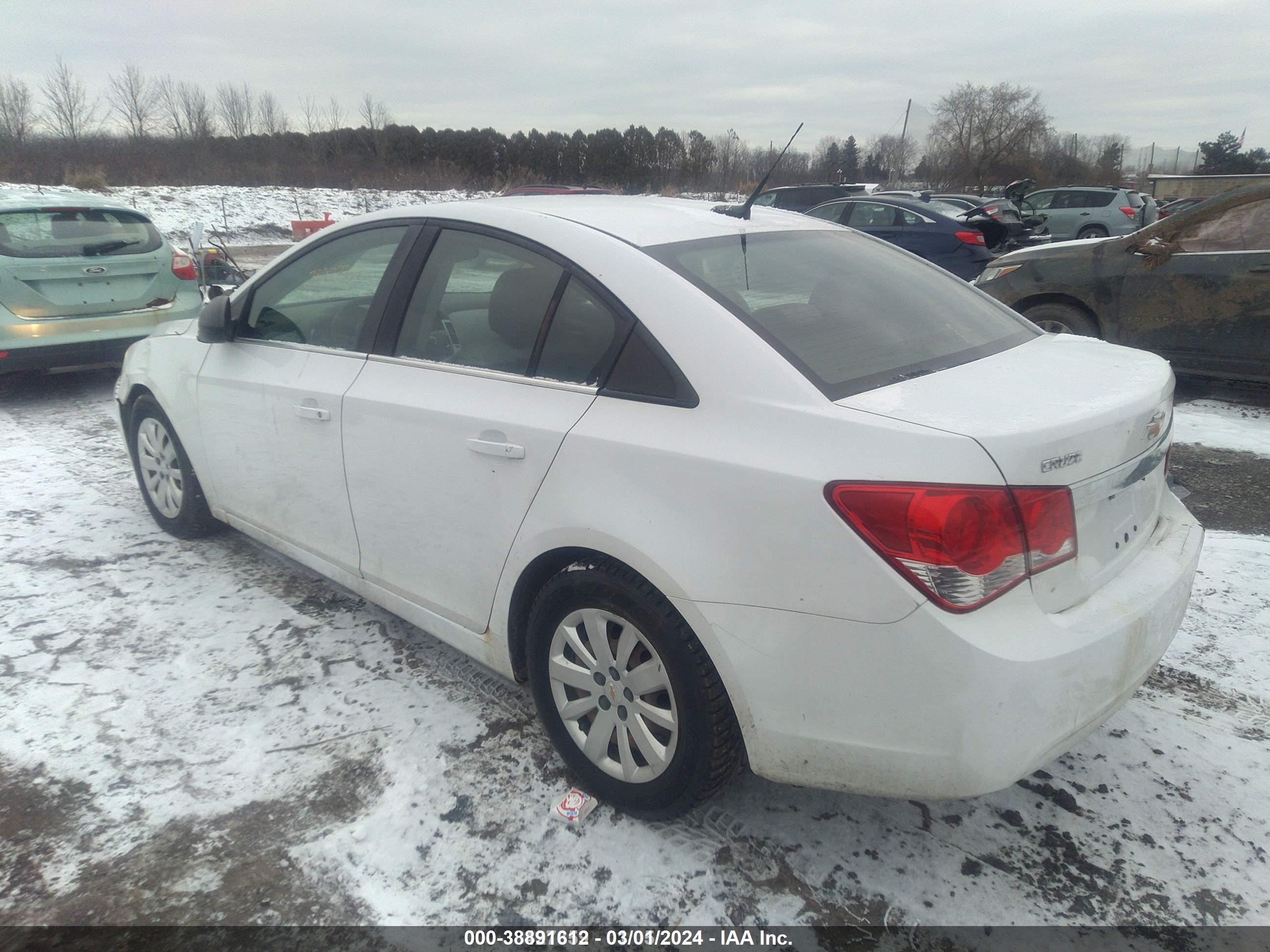 Photo 3 VIN: 1G1PC5SH2B7235282 - CHEVROLET CRUZE 