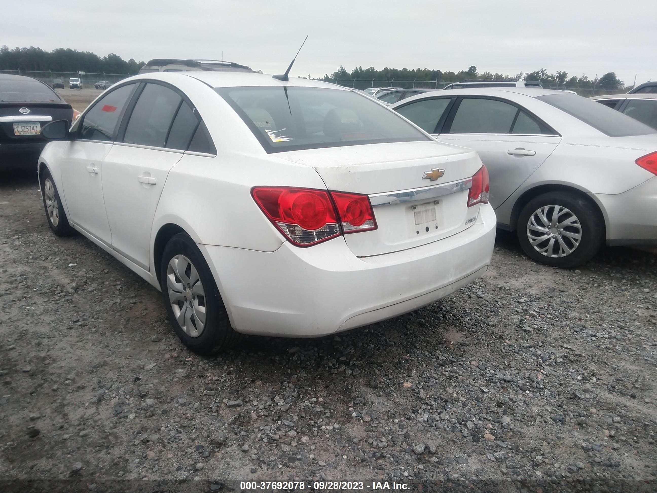 Photo 2 VIN: 1G1PC5SH3C7268826 - CHEVROLET CRUZE 