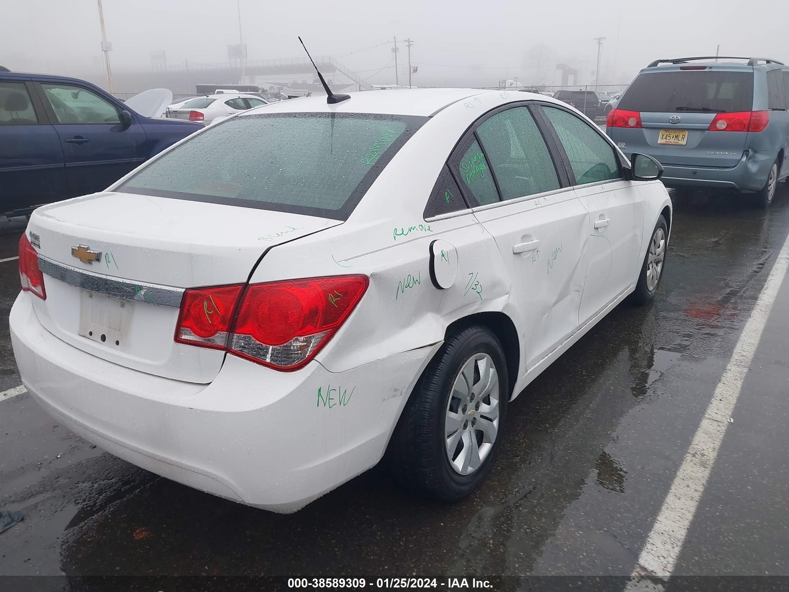 Photo 5 VIN: 1G1PC5SH3C7405053 - CHEVROLET CRUZE 