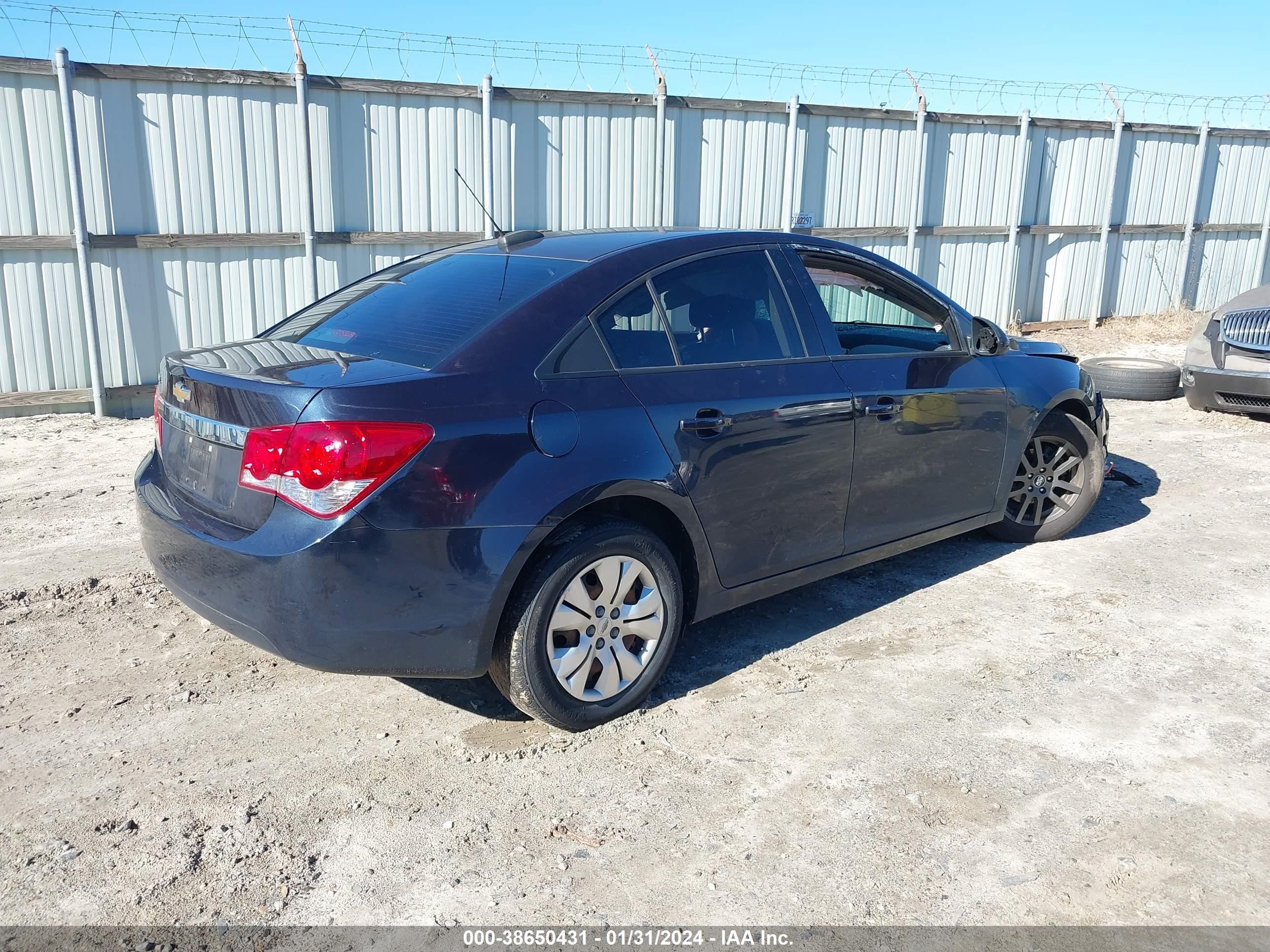 Photo 3 VIN: 1G1PC5SH3G7185029 - CHEVROLET CRUZE LIMITED 