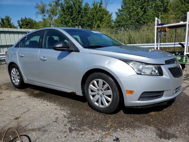 Photo 3 VIN: 1G1PC5SH4B7147432 - CHEVROLET CRUZE LS 