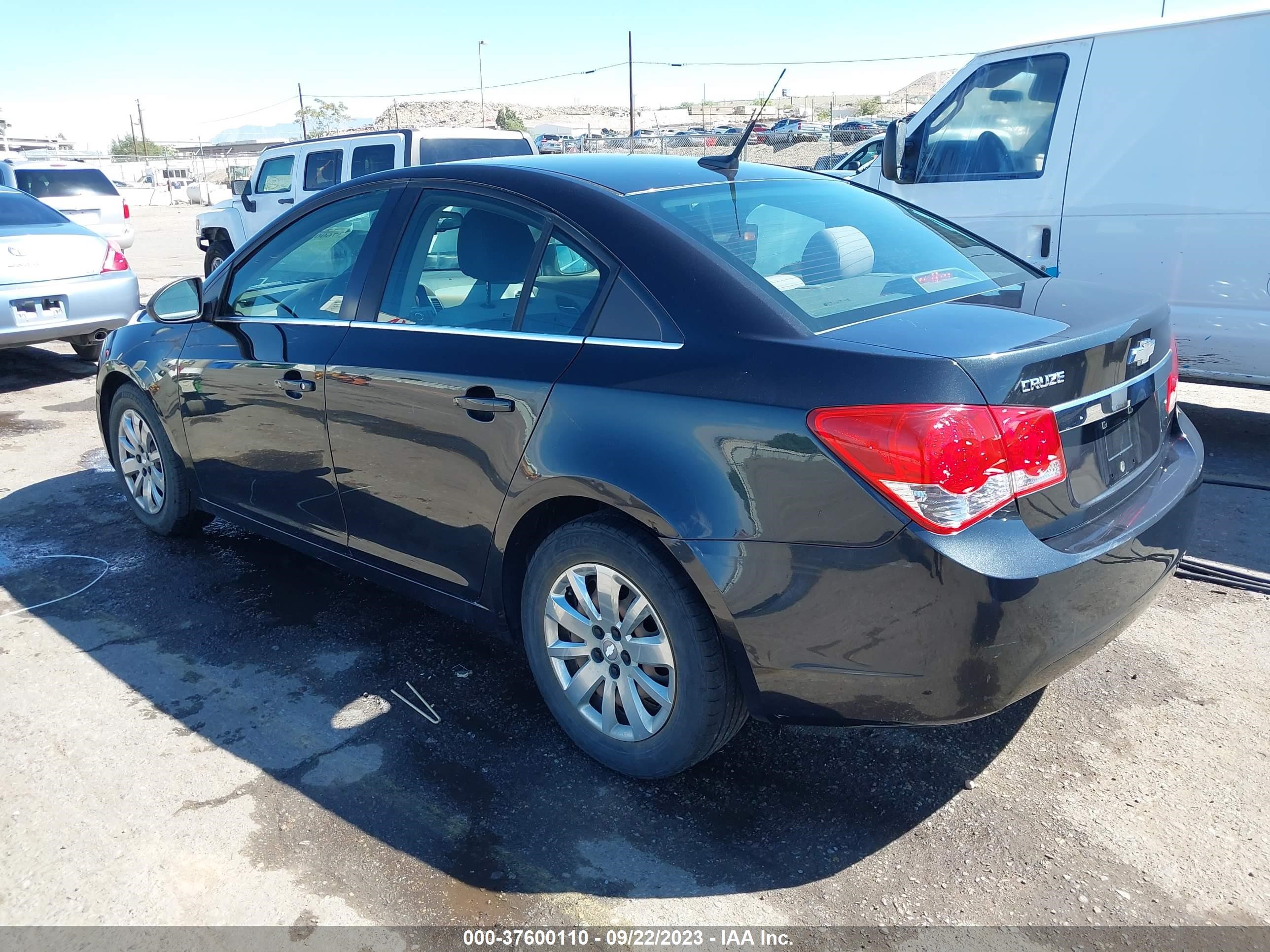 Photo 2 VIN: 1G1PC5SH4B7273712 - CHEVROLET CRUZE 