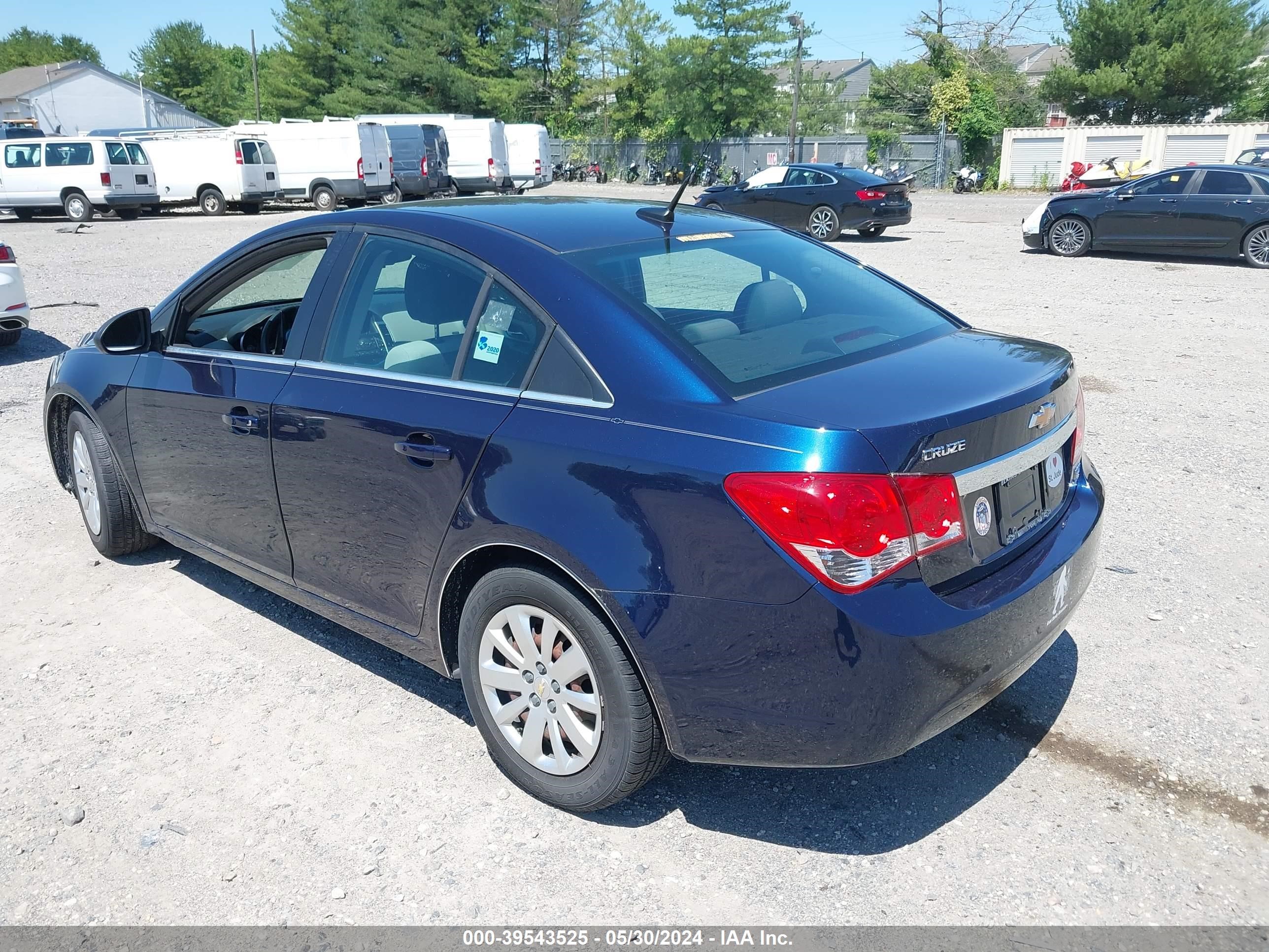 Photo 2 VIN: 1G1PC5SH5B7182478 - CHEVROLET CRUZE 