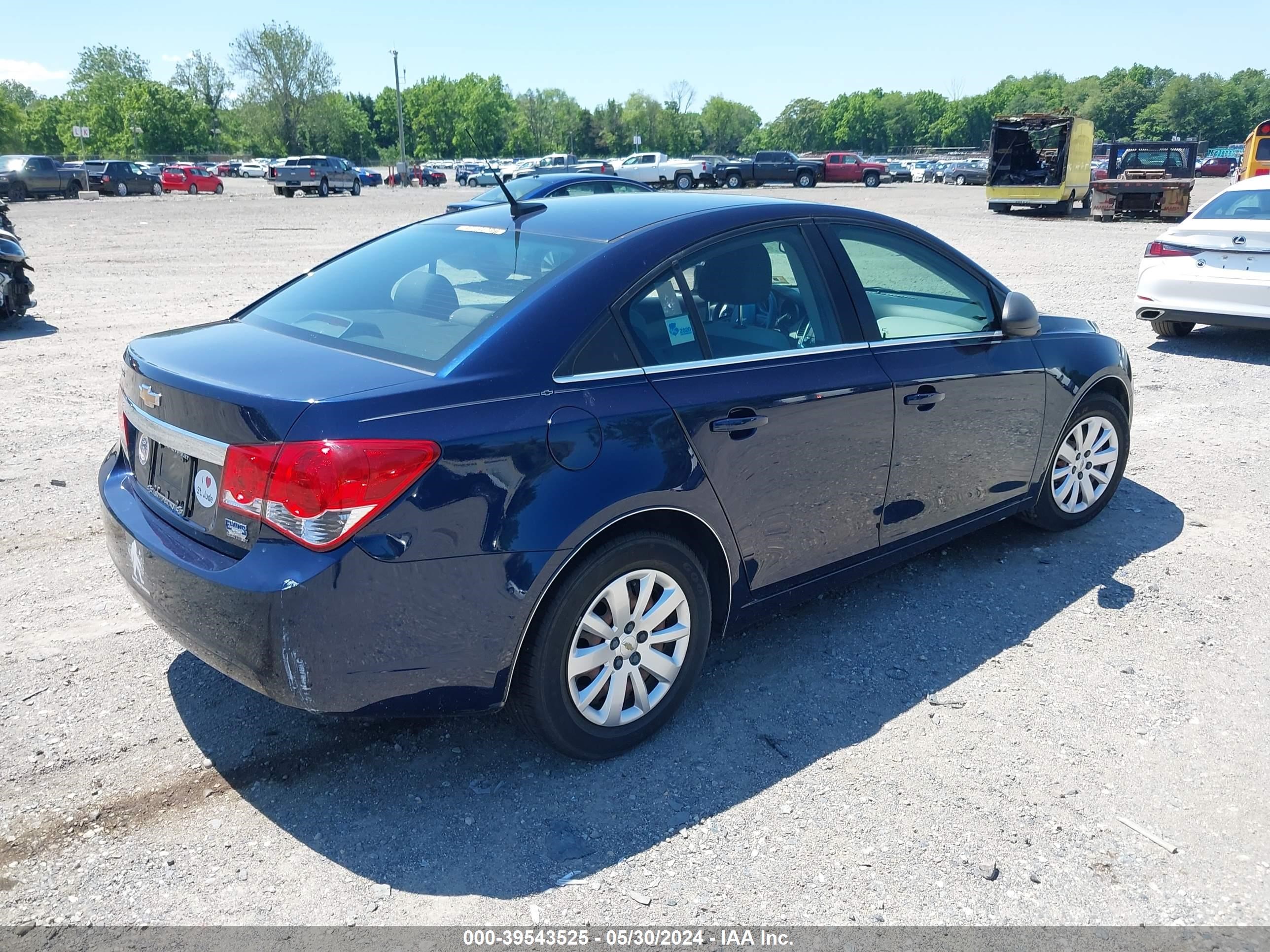 Photo 3 VIN: 1G1PC5SH5B7182478 - CHEVROLET CRUZE 