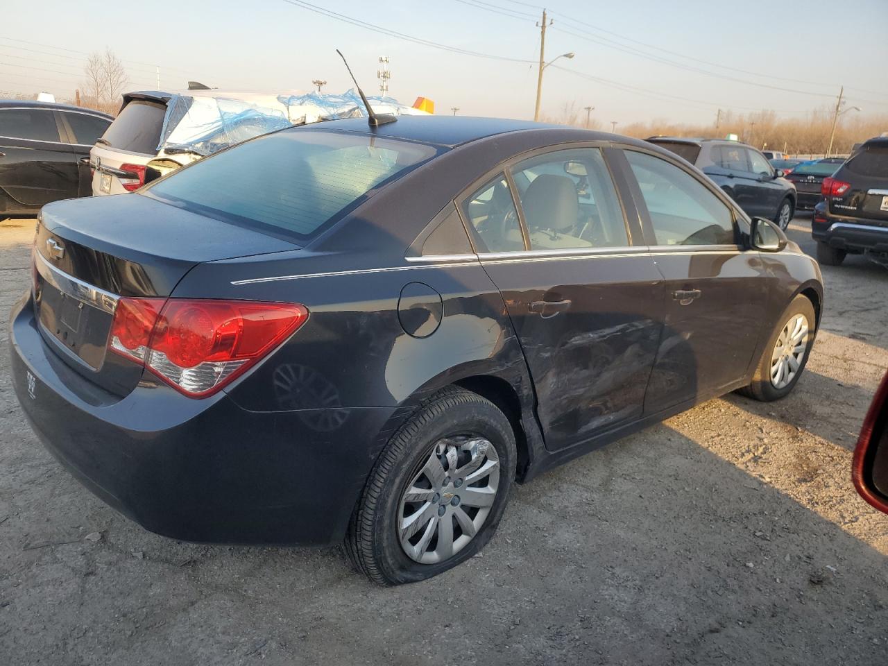 Photo 2 VIN: 1G1PC5SH6B7302529 - CHEVROLET CRUZE 