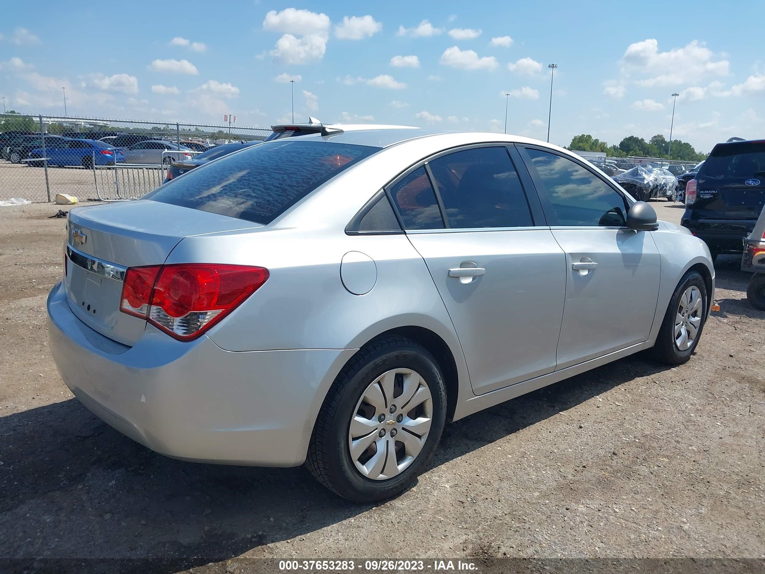 Photo 3 VIN: 1G1PC5SH7C7150116 - CHEVROLET CRUZE 