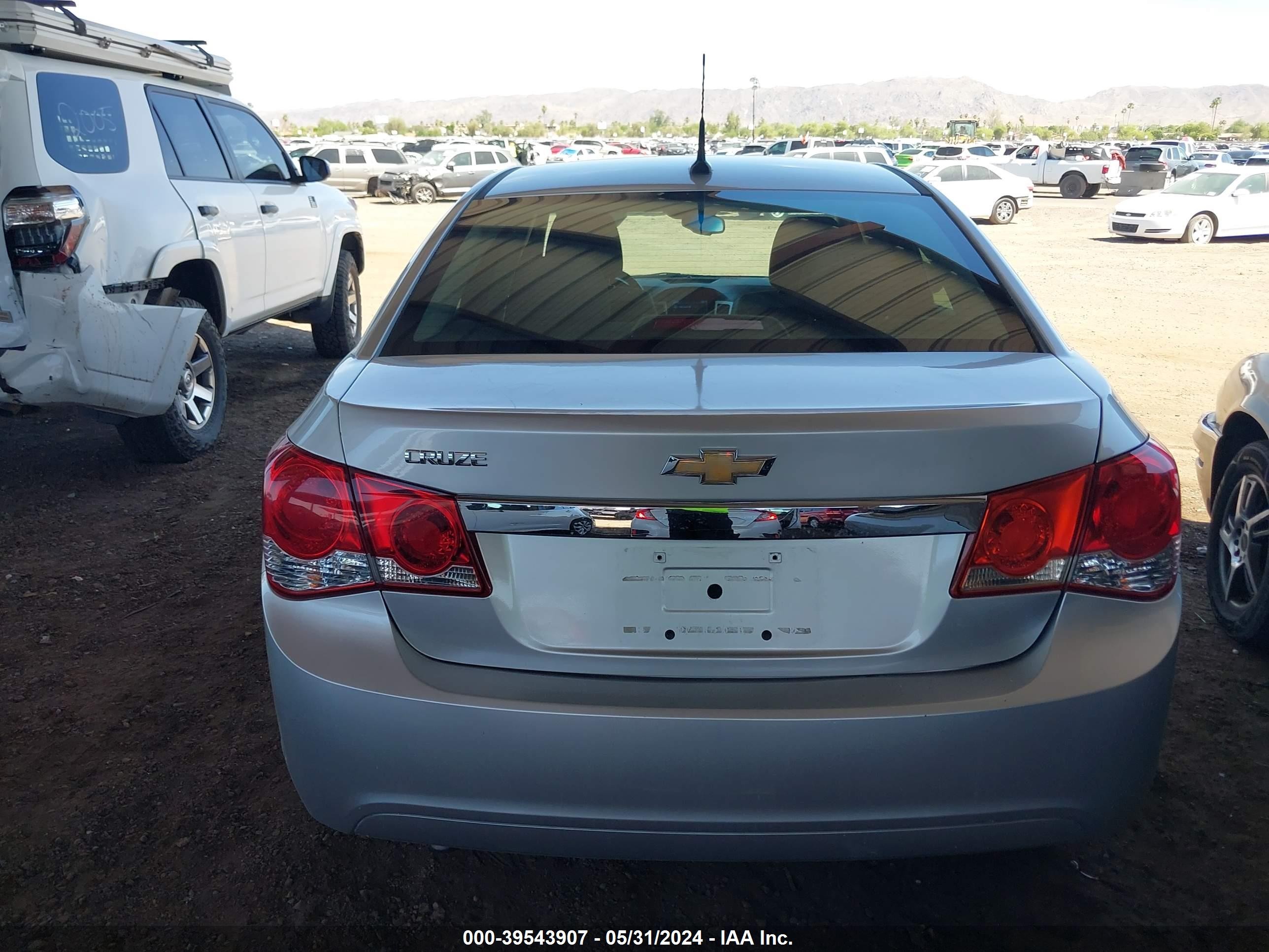 Photo 15 VIN: 1G1PC5SH7C7184735 - CHEVROLET CRUZE 