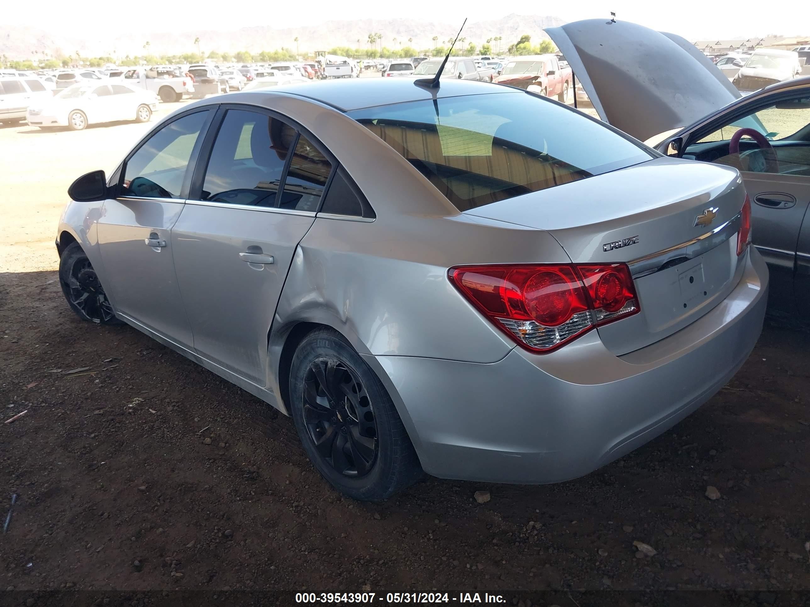 Photo 2 VIN: 1G1PC5SH7C7184735 - CHEVROLET CRUZE 