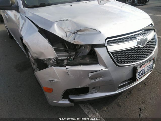 Photo 5 VIN: 1G1PC5SH7C7390203 - CHEVROLET CRUZE 