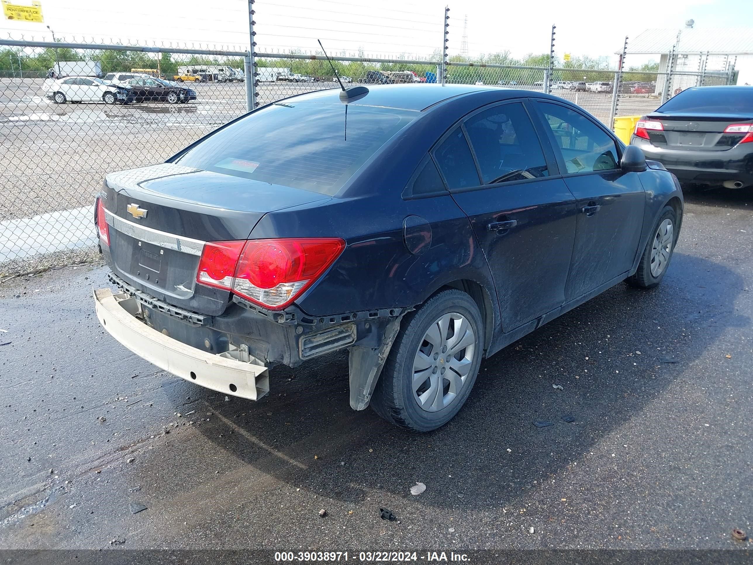 Photo 3 VIN: 1G1PC5SH7G7208618 - CHEVROLET CRUZE 