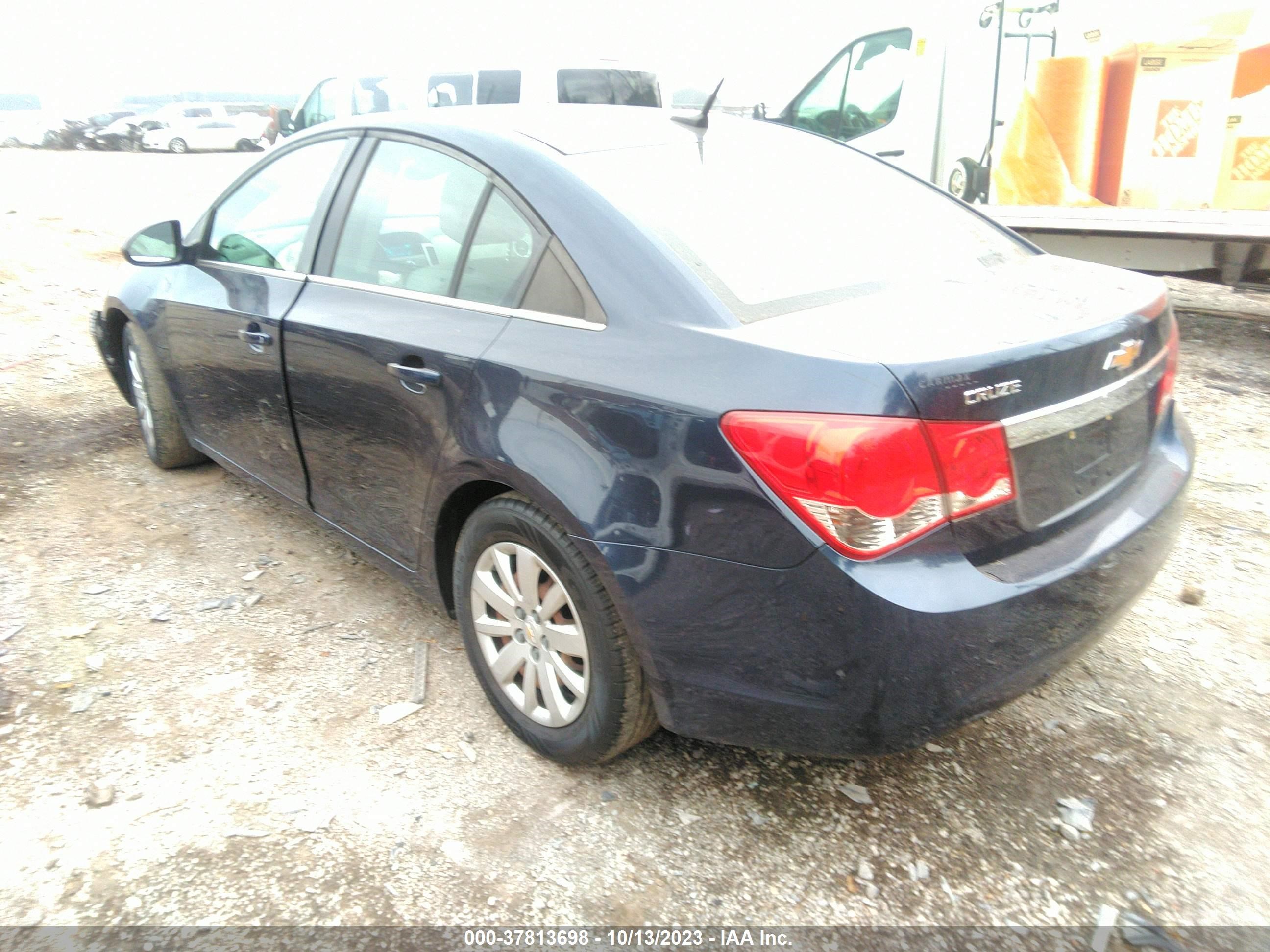 Photo 2 VIN: 1G1PC5SH8B7124607 - CHEVROLET CRUZE 