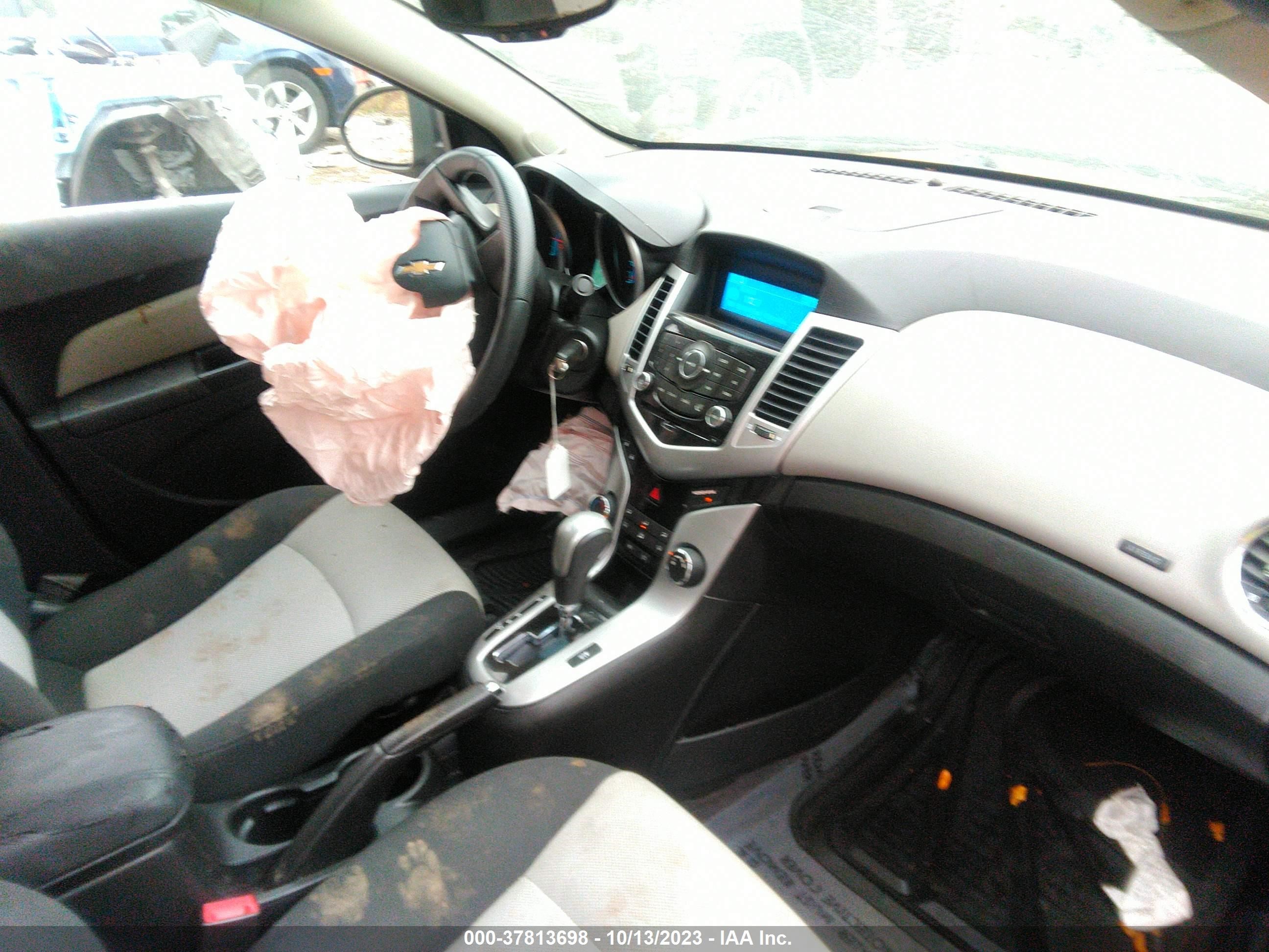 Photo 4 VIN: 1G1PC5SH8B7124607 - CHEVROLET CRUZE 