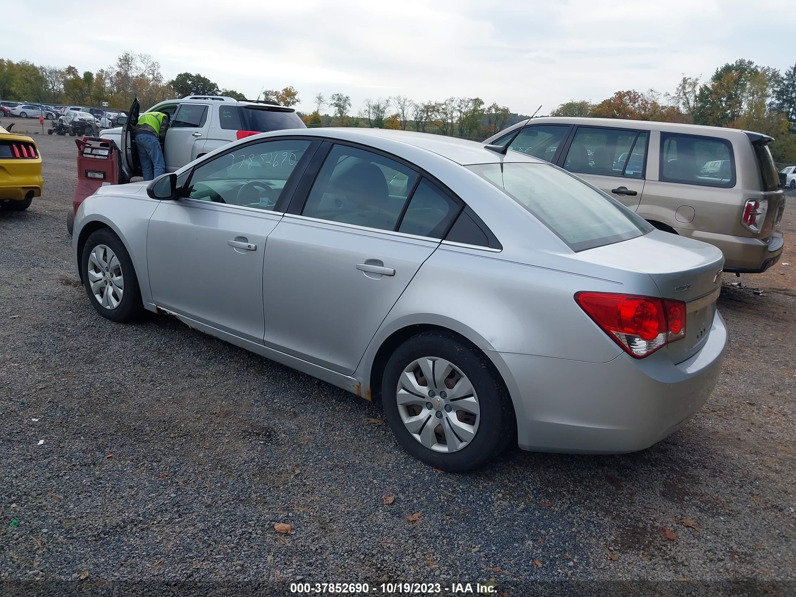 Photo 2 VIN: 1G1PC5SH9C7284190 - CHEVROLET CRUZE 