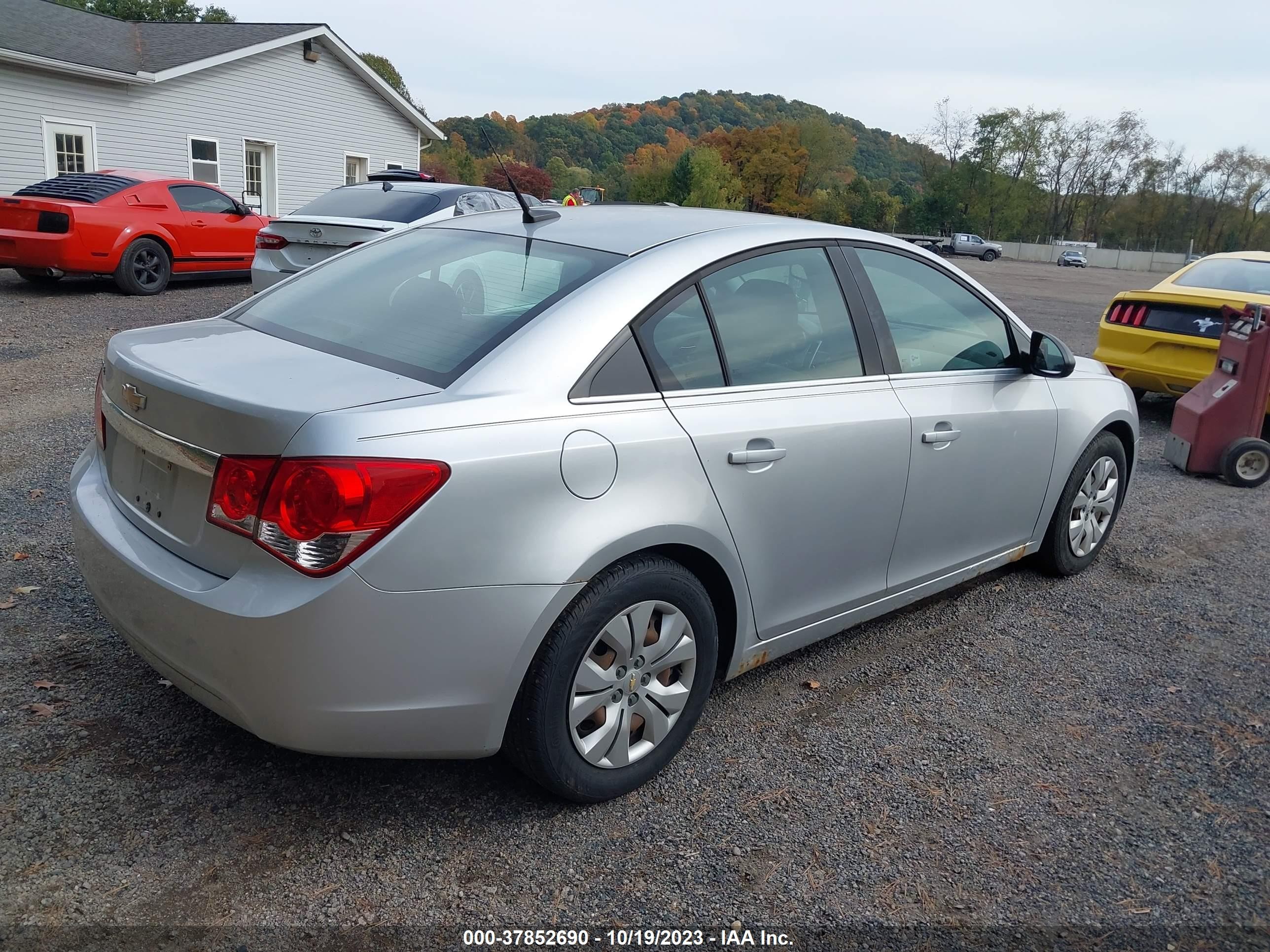 Photo 3 VIN: 1G1PC5SH9C7284190 - CHEVROLET CRUZE 