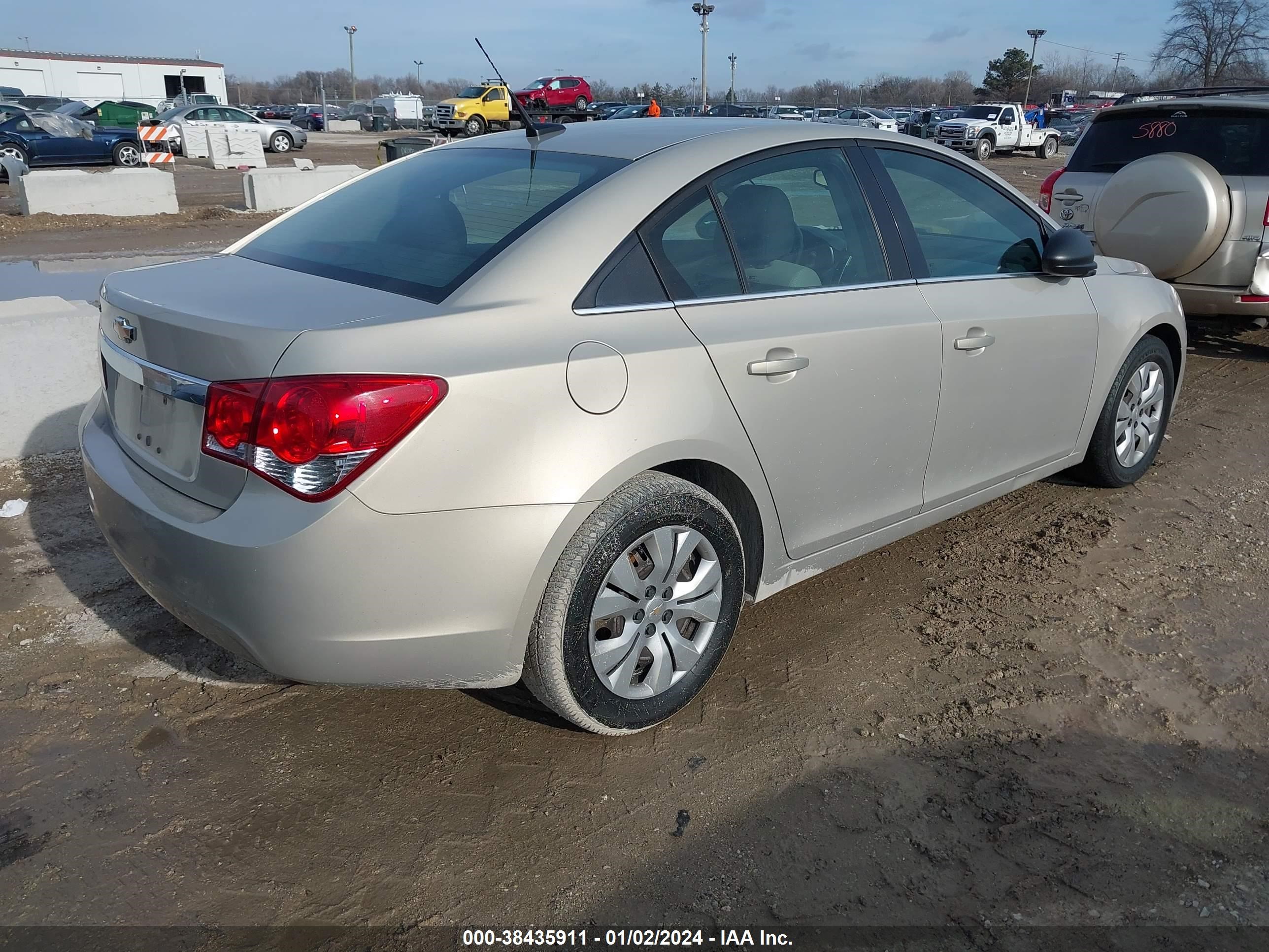 Photo 3 VIN: 1G1PC5SH9C7327989 - CHEVROLET CRUZE 