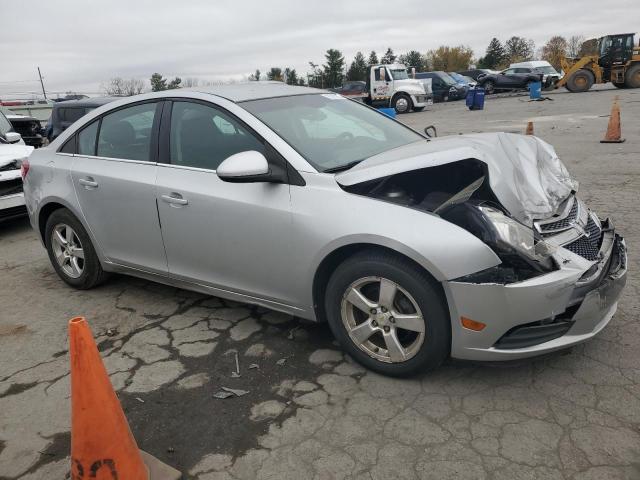 Photo 3 VIN: 1G1PE5S94B7218700 - CHEVROLET CRUZE 