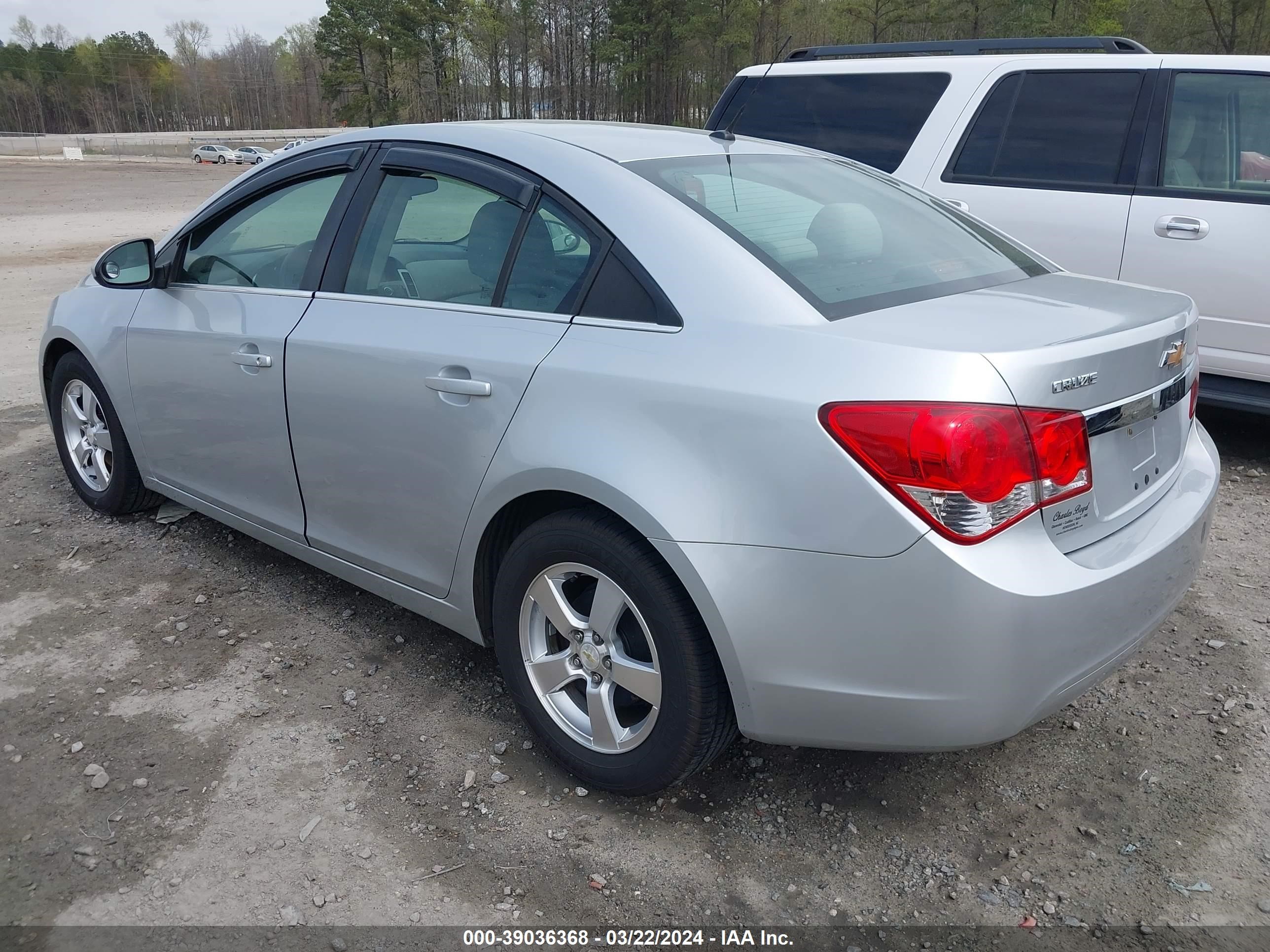 Photo 2 VIN: 1G1PE5S9XB7251460 - CHEVROLET CRUZE 