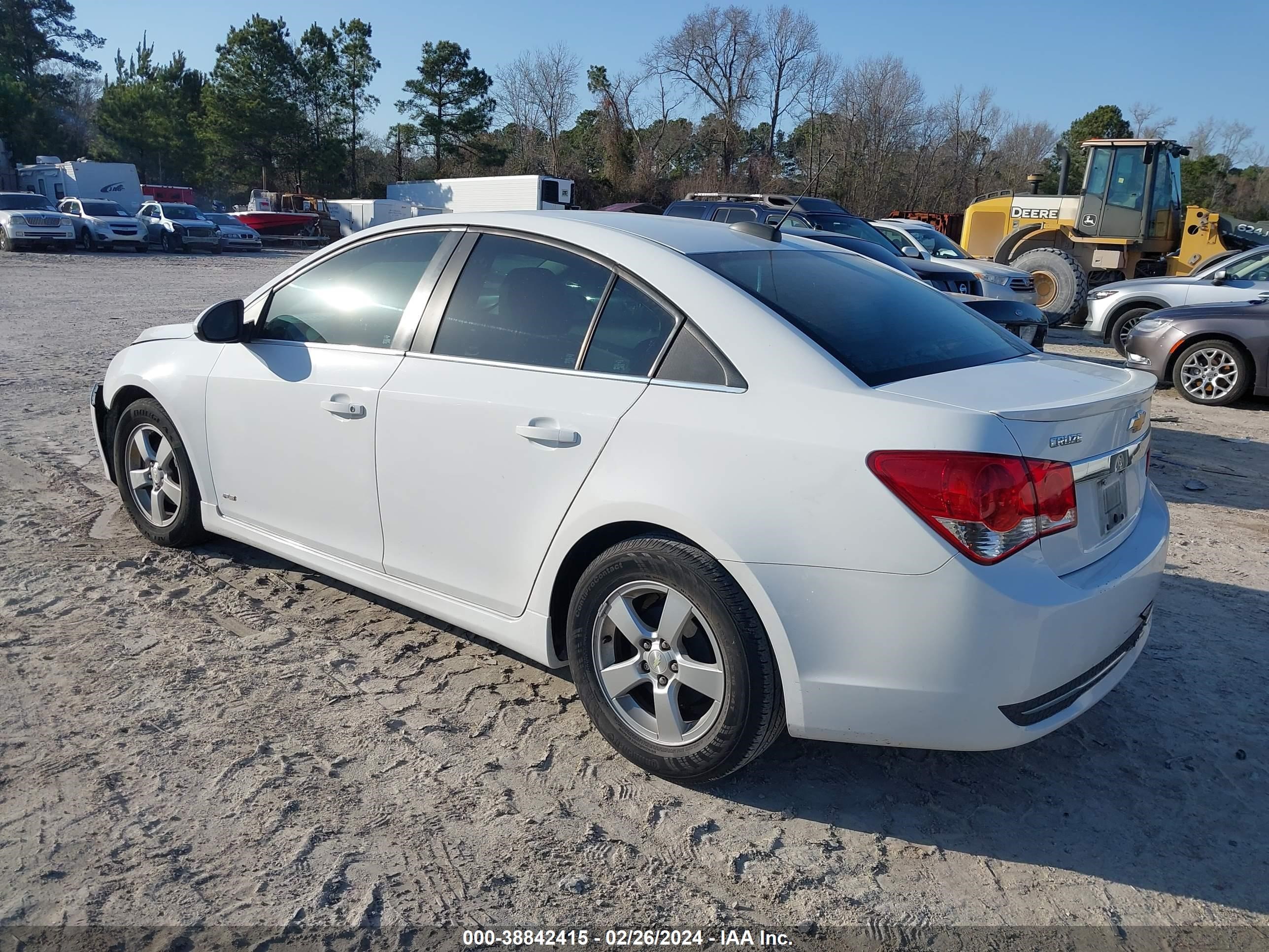 Photo 2 VIN: 1G1PE5SB0G7139549 - CHEVROLET CRUZE 