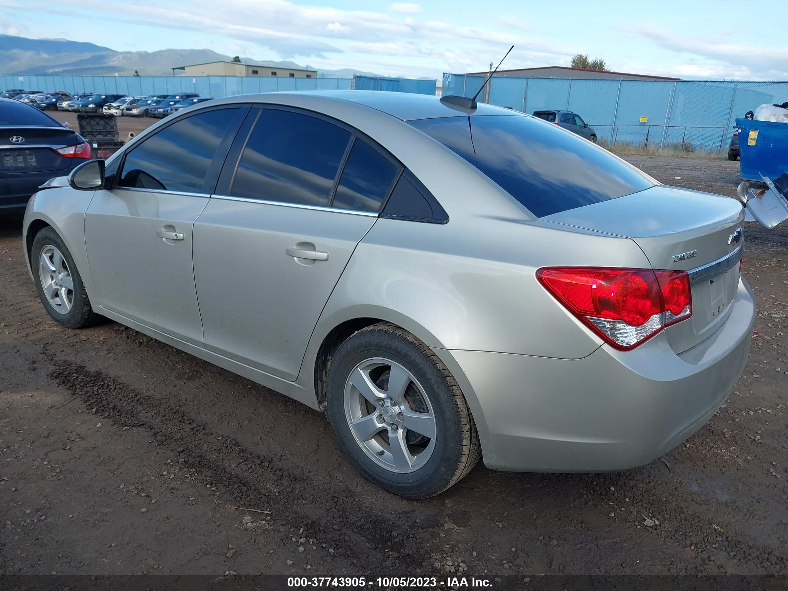 Photo 2 VIN: 1G1PE5SB0G7188332 - CHEVROLET CRUZE 