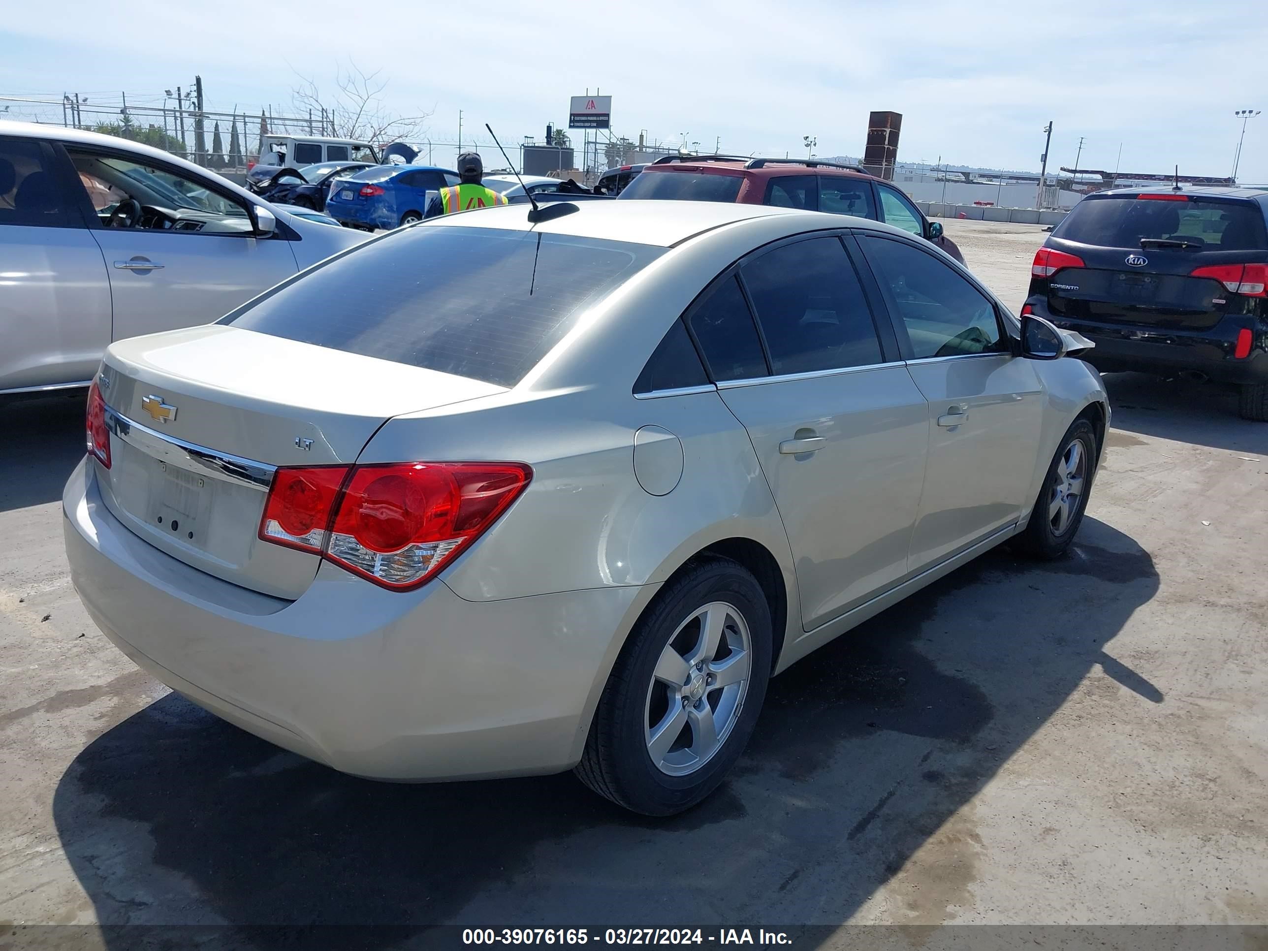 Photo 3 VIN: 1G1PE5SB0G7194888 - CHEVROLET CRUZE 