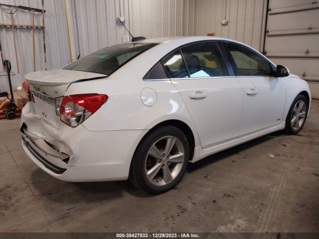 Photo 3 VIN: 1G1PE5SB2F7104610 - CHEVROLET CRUZE 