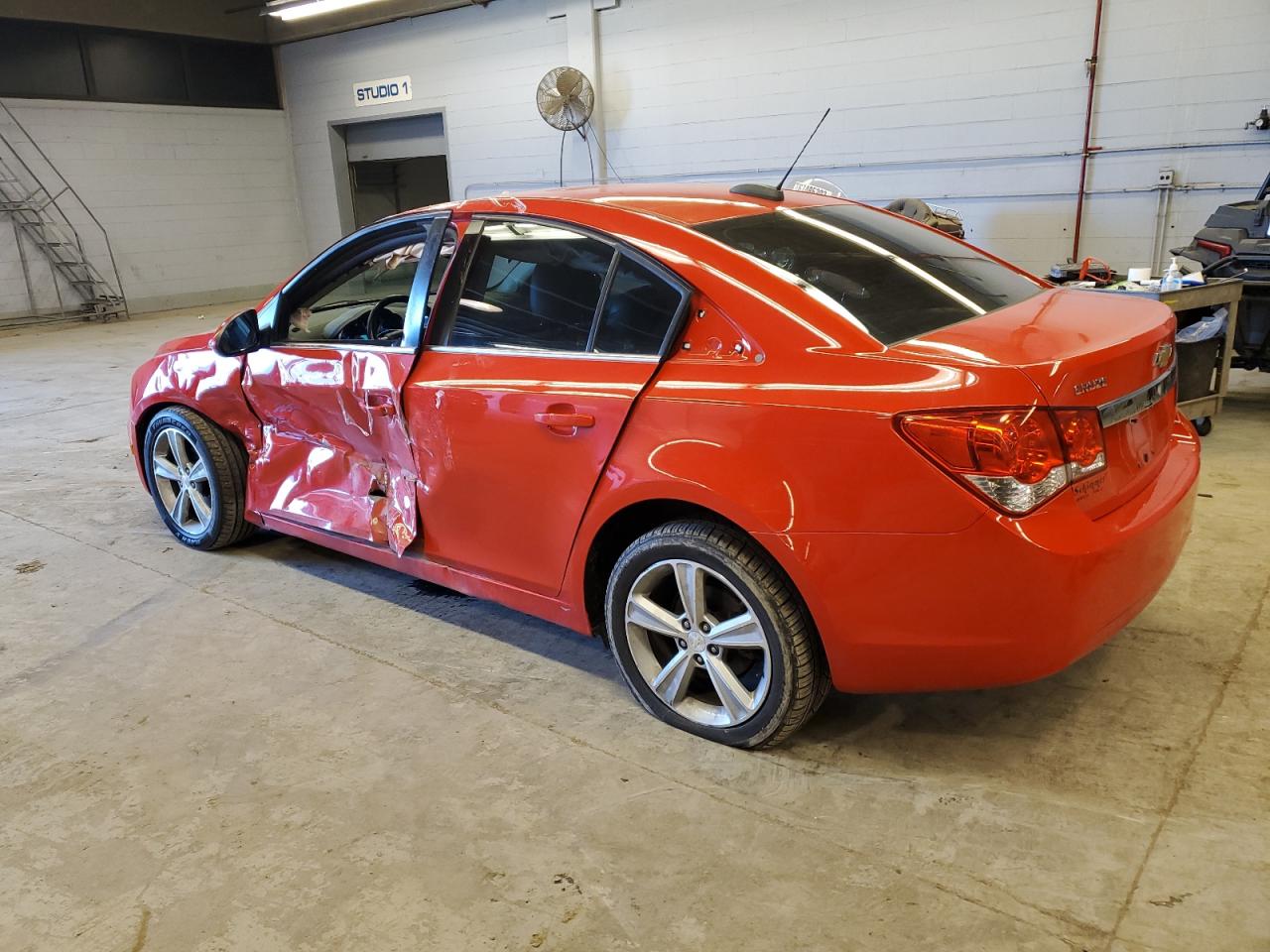 Photo 2 VIN: 1G1PE5SB4F7158281 - CHEVROLET CRUZE 