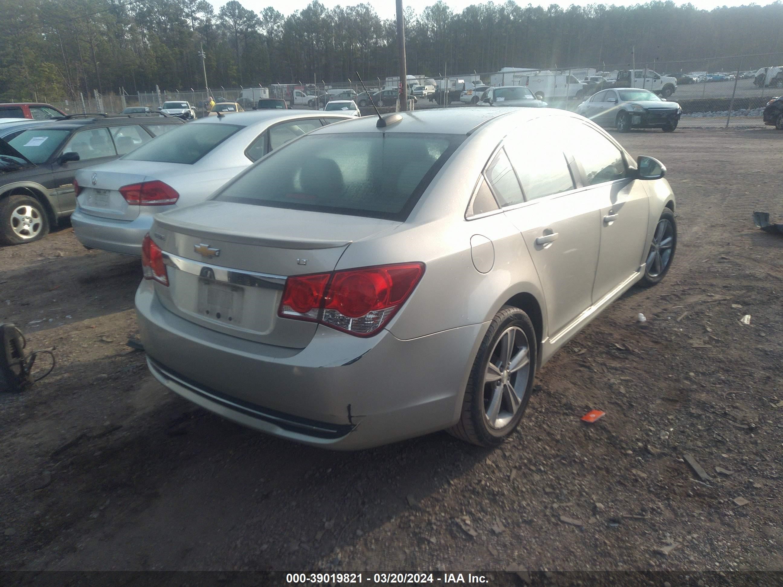 Photo 3 VIN: 1G1PE5SB4FT200786 - CHEVROLET CRUZE 