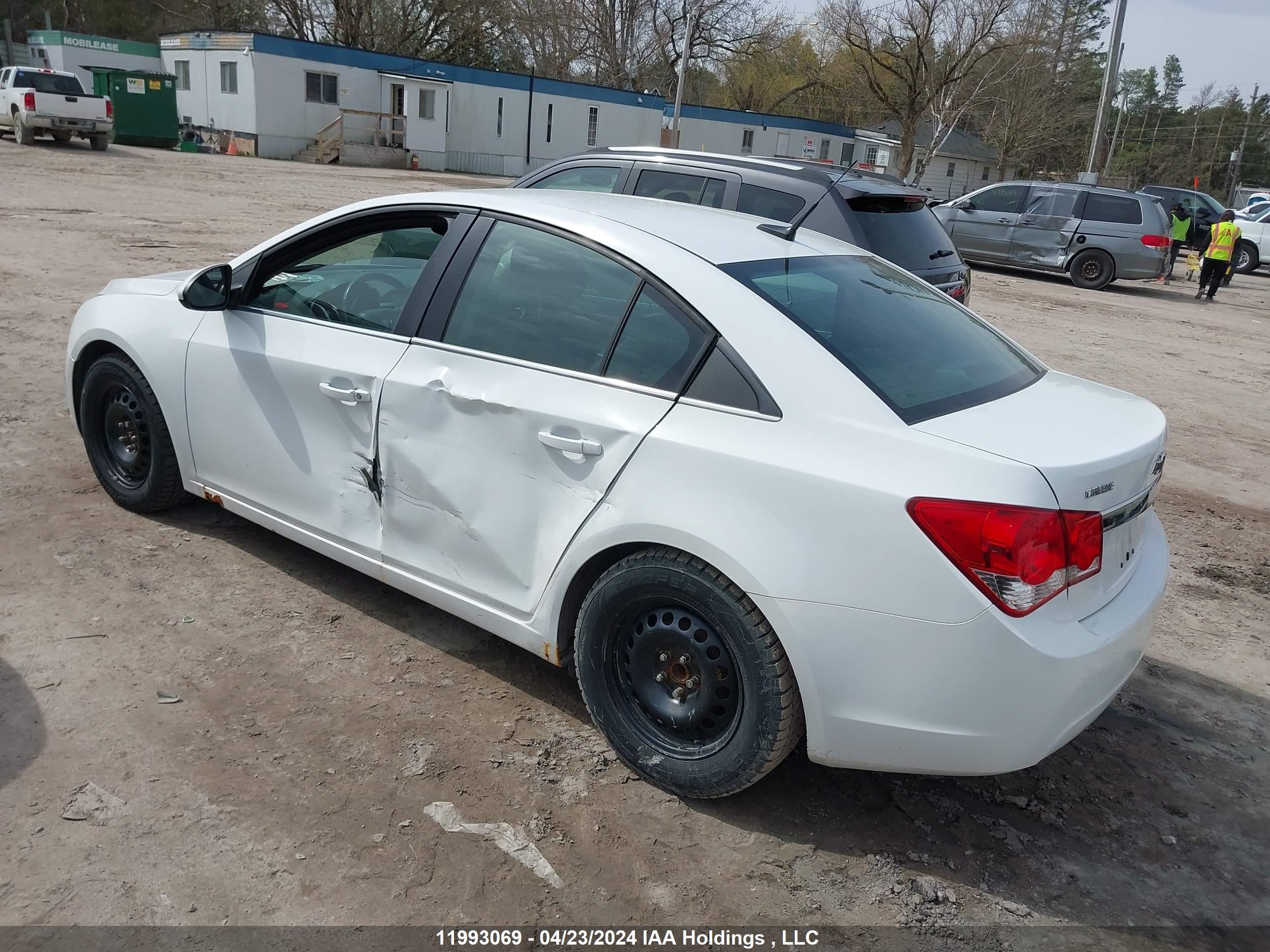 Photo 2 VIN: 1G1PE5SB6D7151832 - CHEVROLET CRUZE 