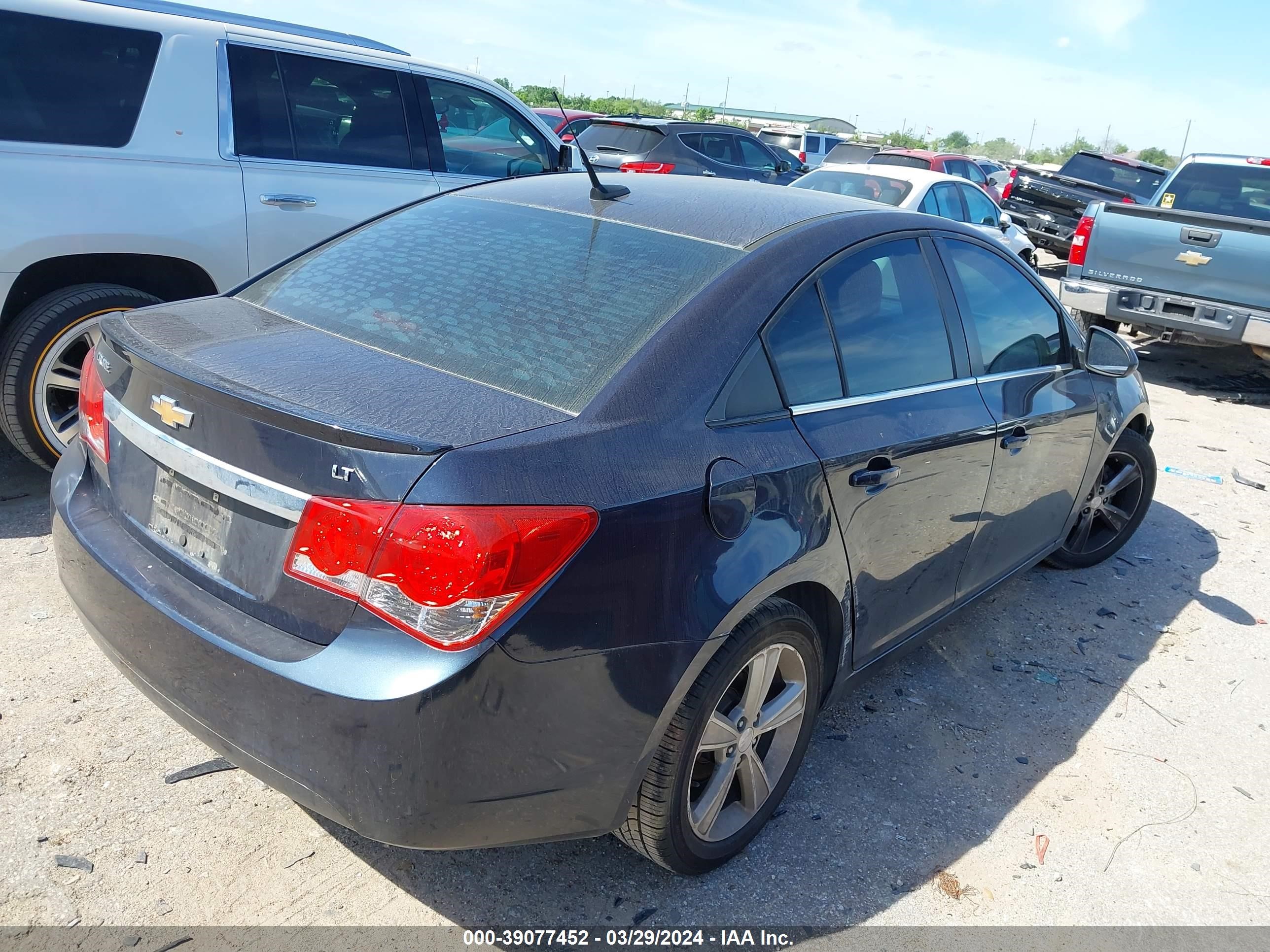 Photo 3 VIN: 1G1PE5SB6D7310963 - CHEVROLET CRUZE 