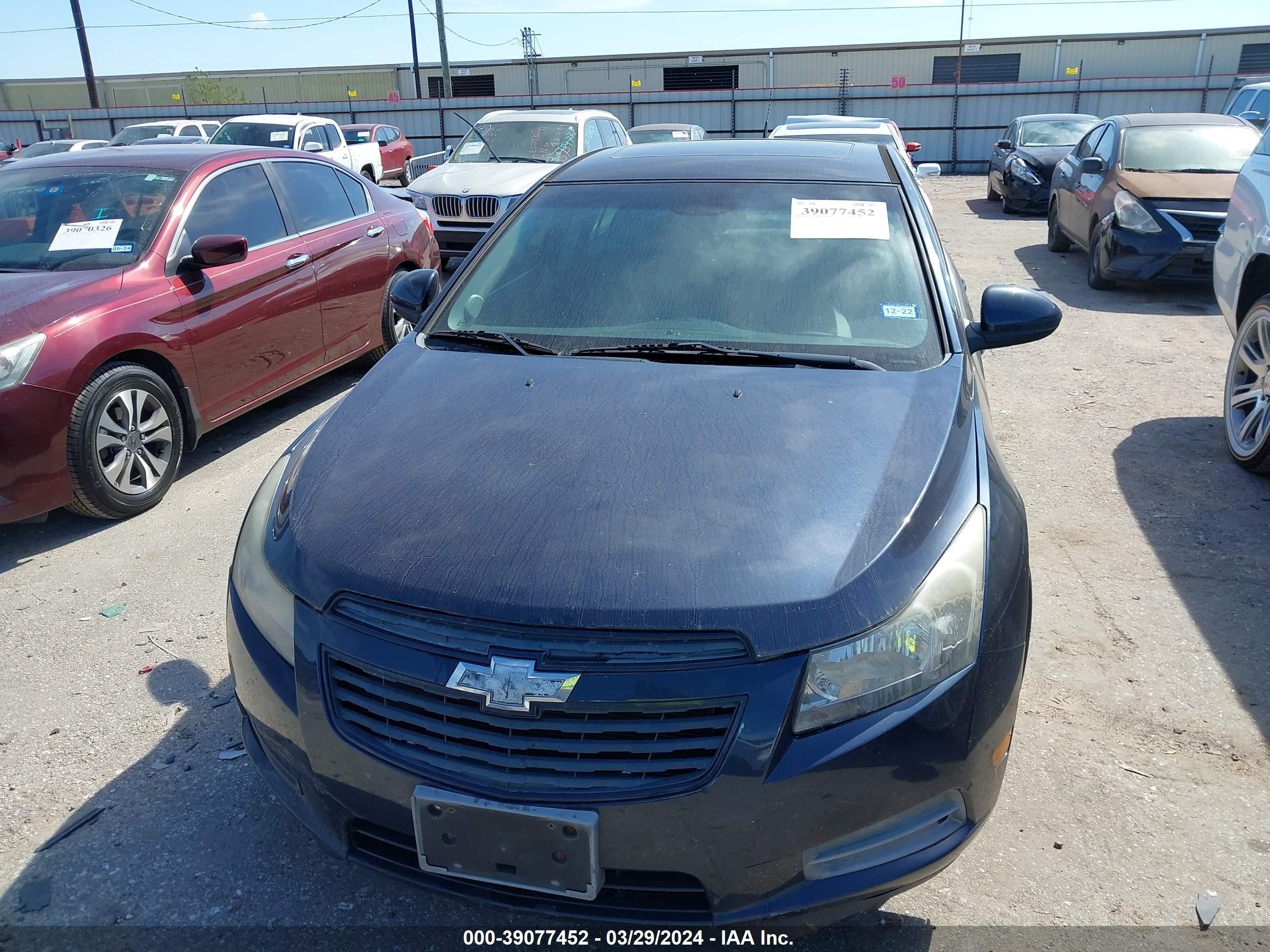 Photo 5 VIN: 1G1PE5SB6D7310963 - CHEVROLET CRUZE 