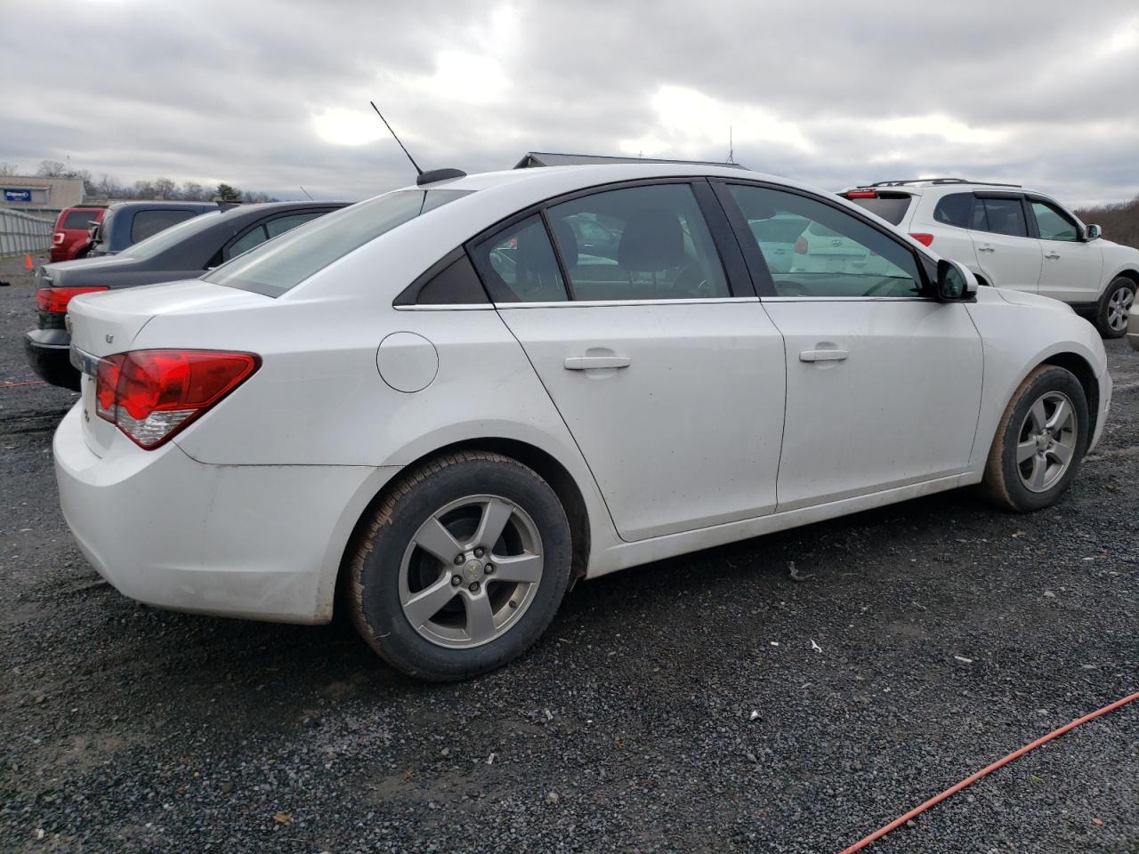 Photo 2 VIN: 1G1PE5SB6G7164603 - CHEVROLET CRUZE 