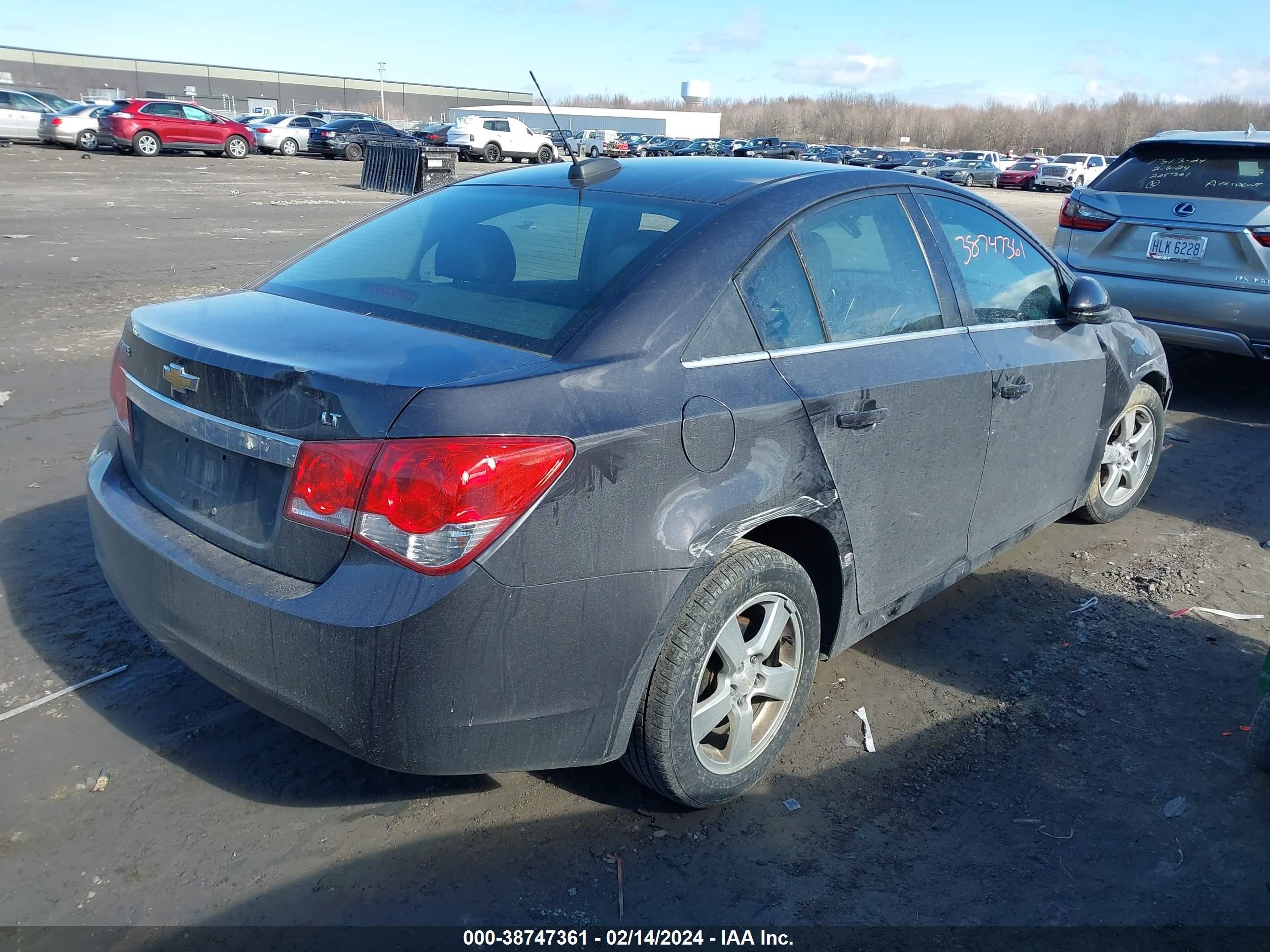 Photo 3 VIN: 1G1PE5SB7G7114566 - CHEVROLET CRUZE 