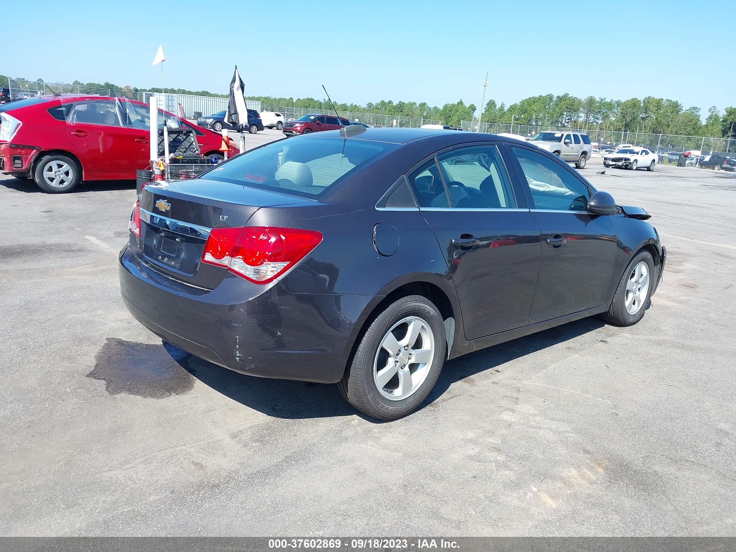 Photo 3 VIN: 1G1PE5SB8G7159712 - CHEVROLET CRUZE 