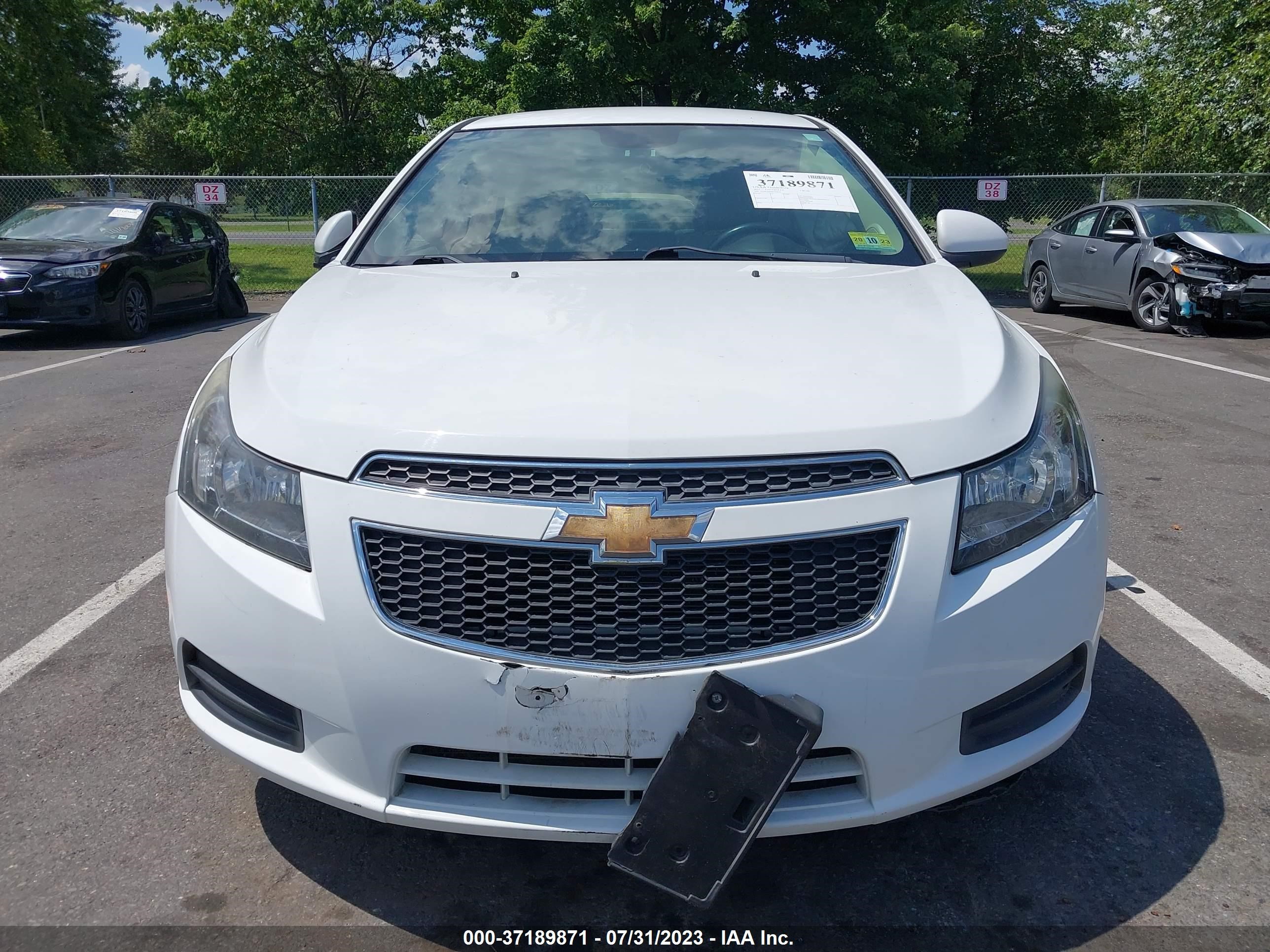 Photo 11 VIN: 1G1PE5SB9E7364341 - CHEVROLET CRUZE 